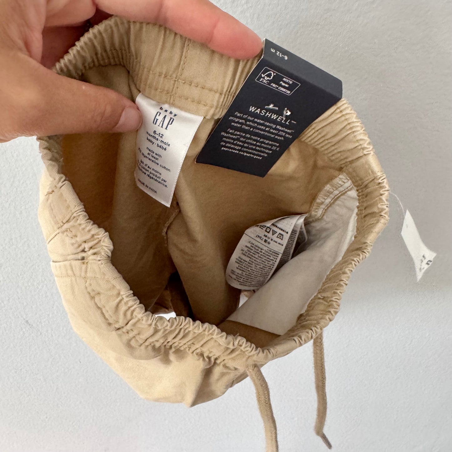 Gap / Beige chino shorts / 6-12M - New with tag