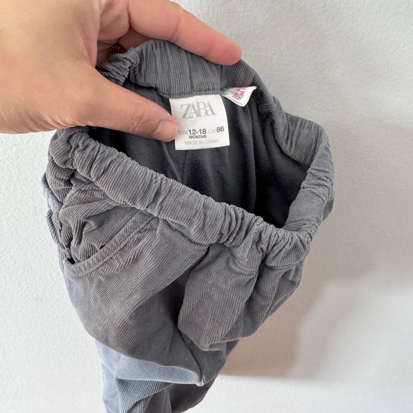 Zara / Pantalon côtelé doublé gris / 12-18M