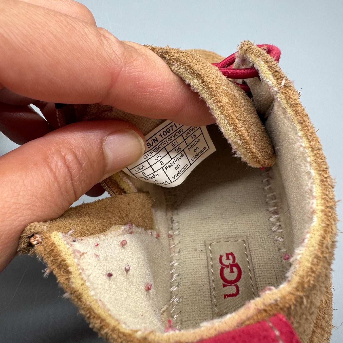UGG / Shoes / US9
