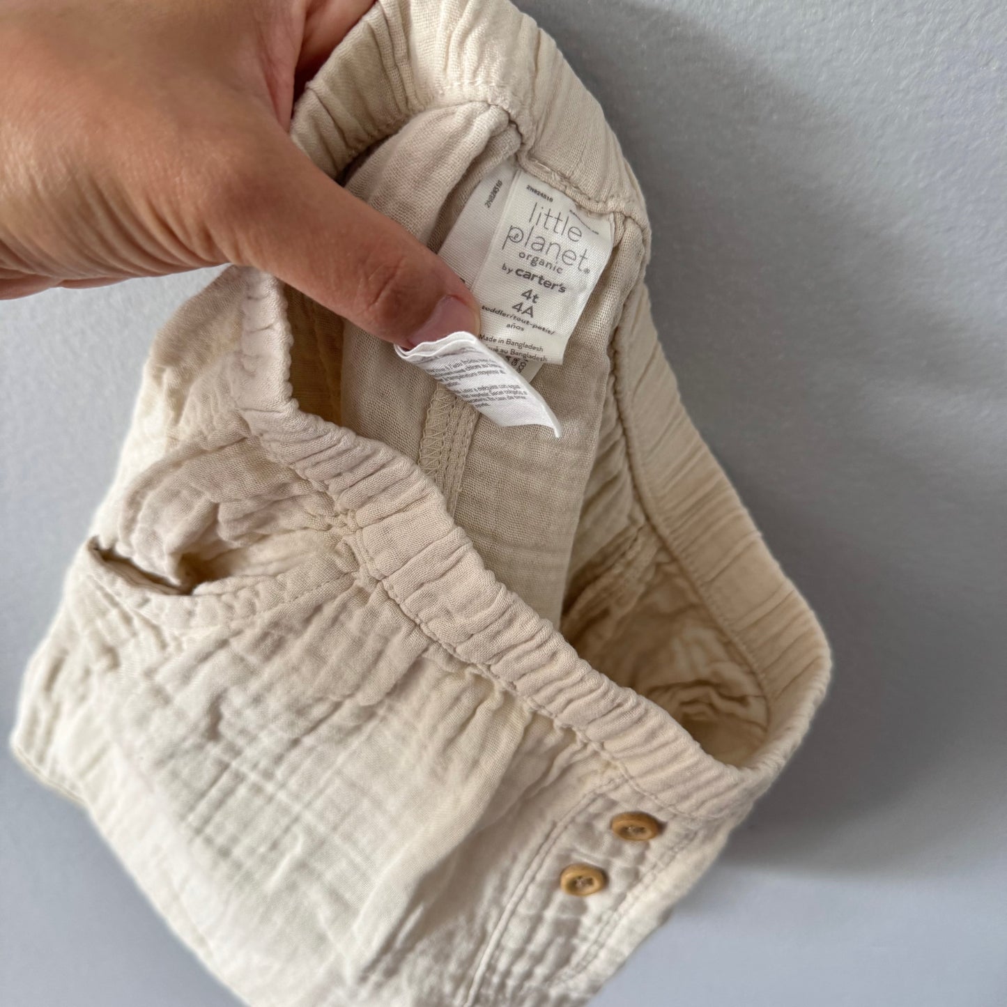 Little Planet / Light beige muslin shorts / 4T
