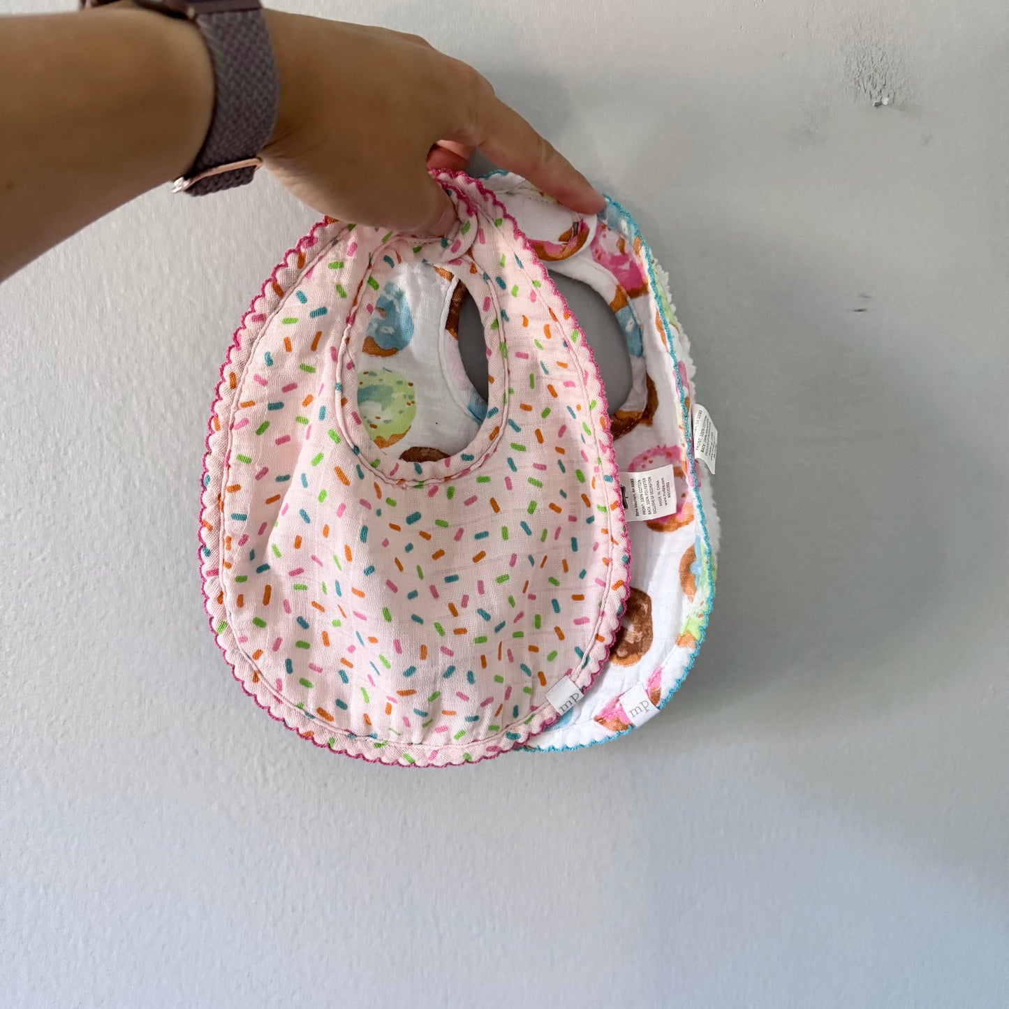 No brand /Two bibs / 3-12M