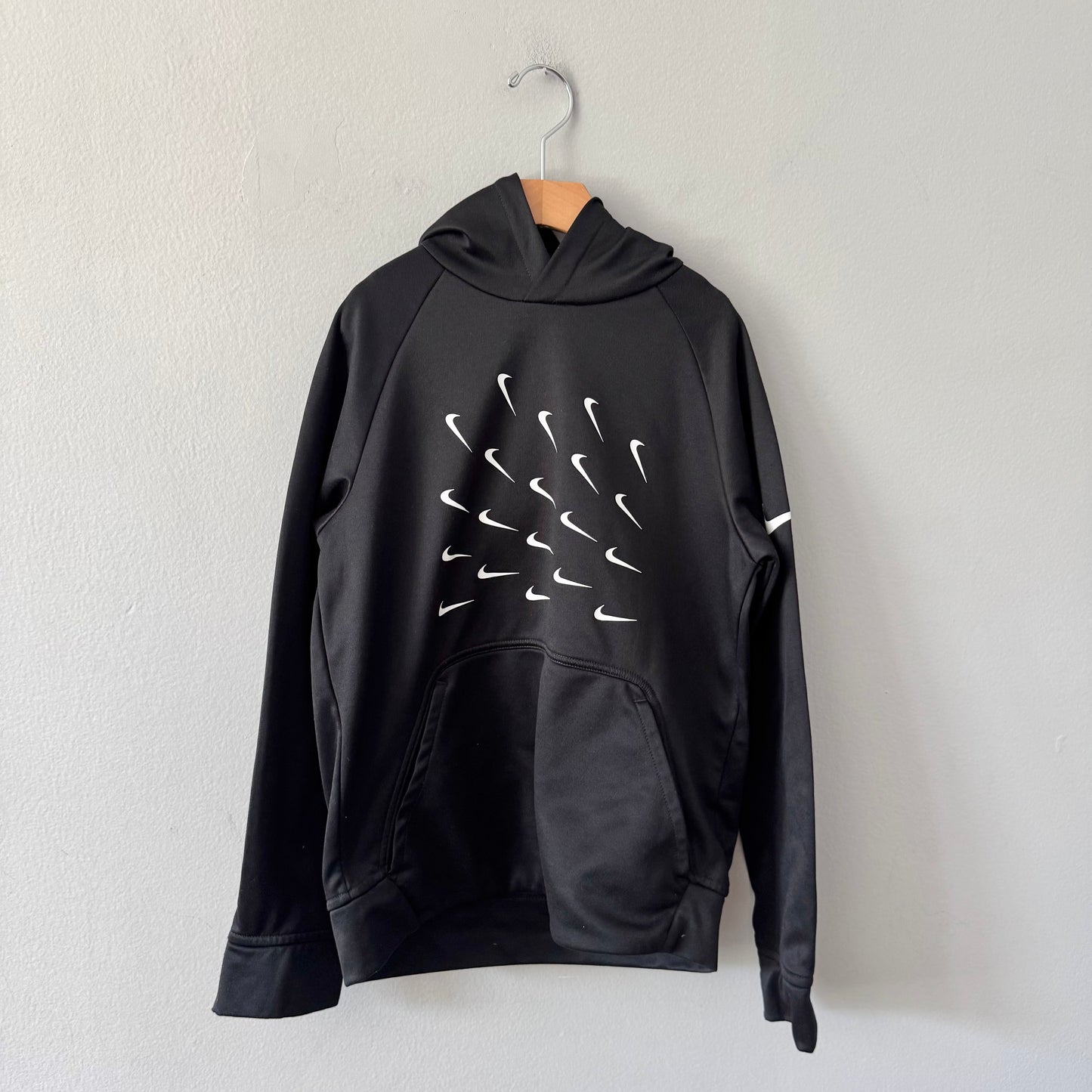 Nike / Black active hoodie / 10Y
