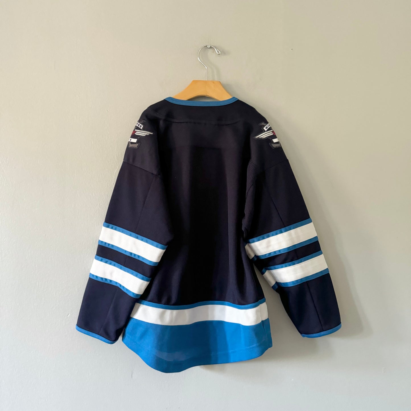 NHL / Winnipeg jersey / S/M(8-10Y) (New with Tag)