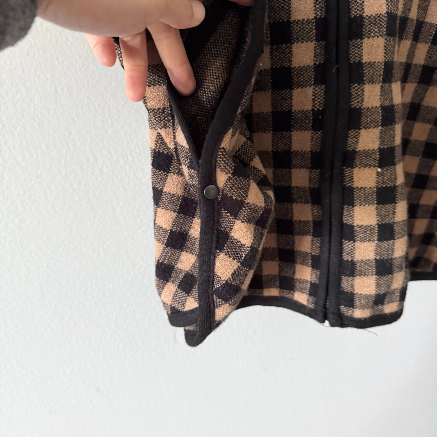 Zara / Black x brown checked knit poncho / 2-3Y
