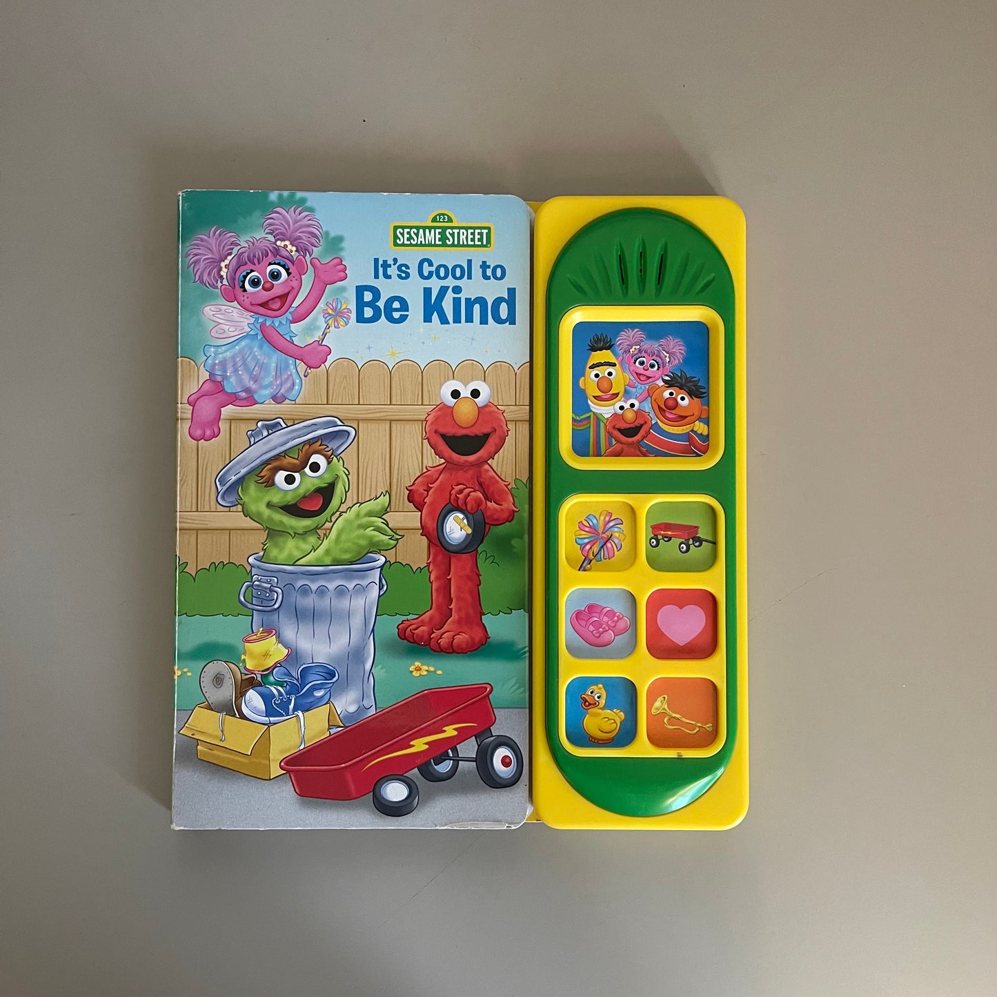 Sesame Street - It's Cool to Be Kind (Sound Book)
