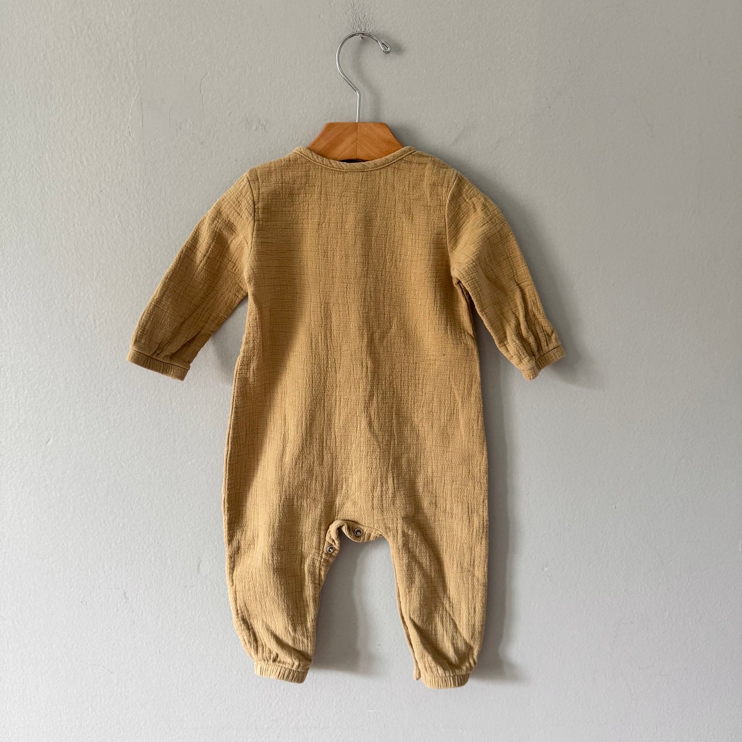 Quincy Mae / Brown long sleeve romper / 6-12M