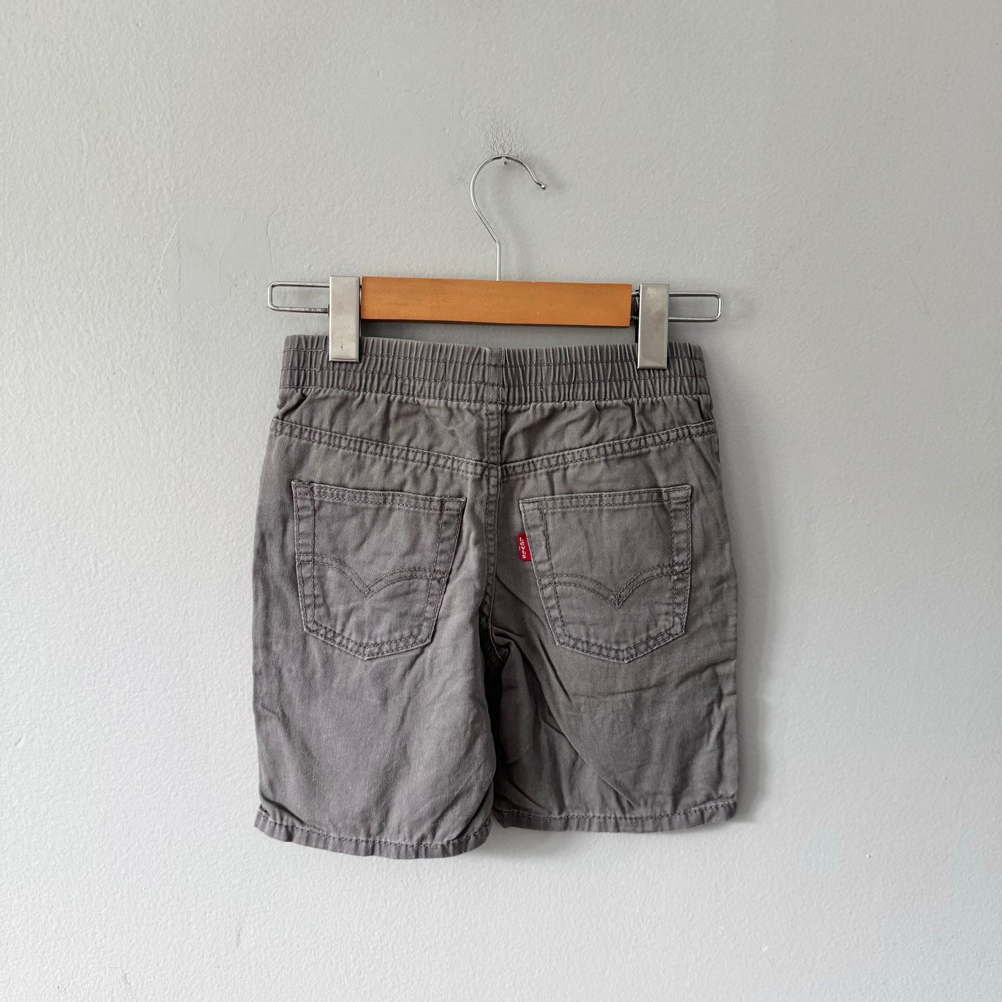 Levi's / Grey chino shorts / 7-8Y