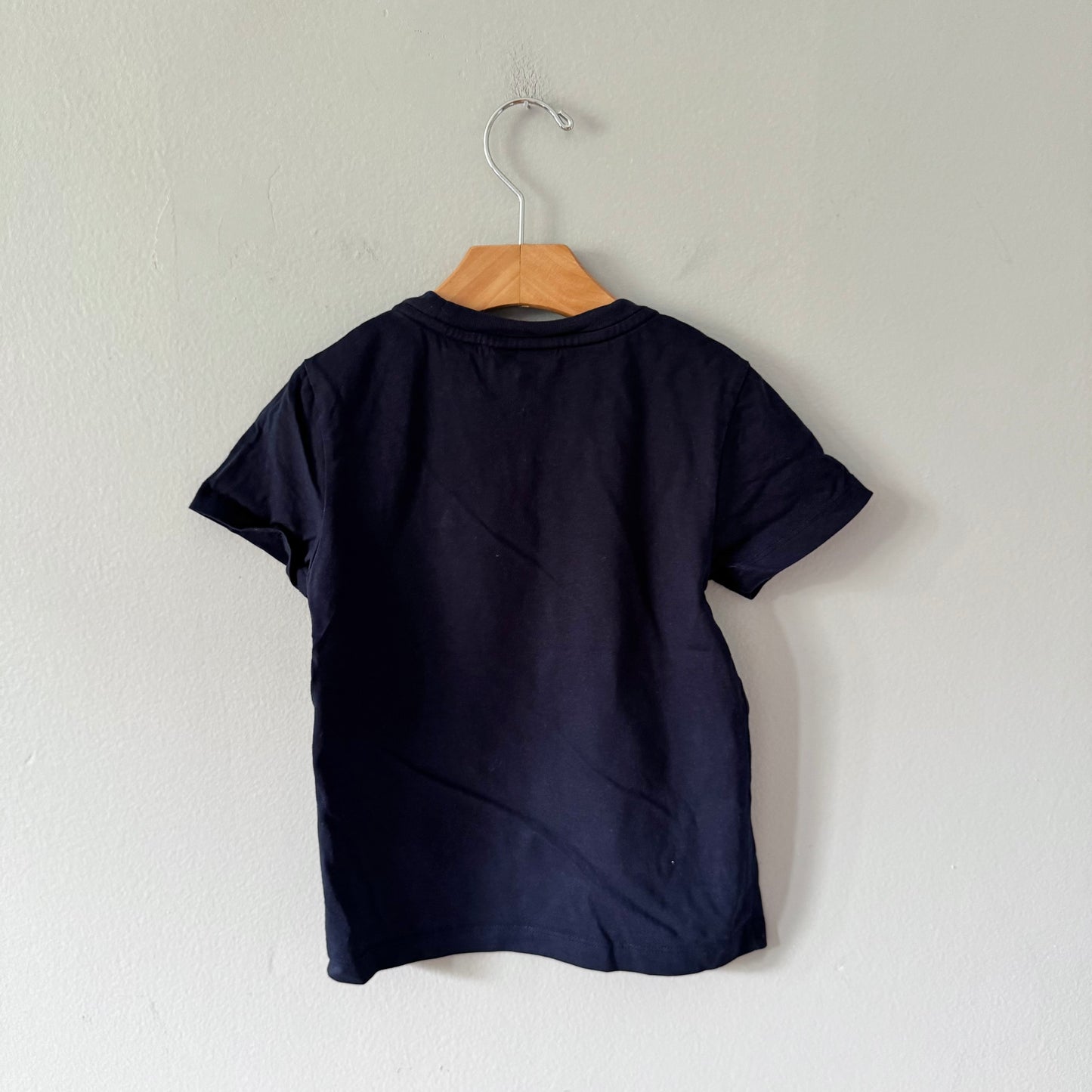 Lacoste / Navy T-shirt / 6Y(Fits 4-5Y)