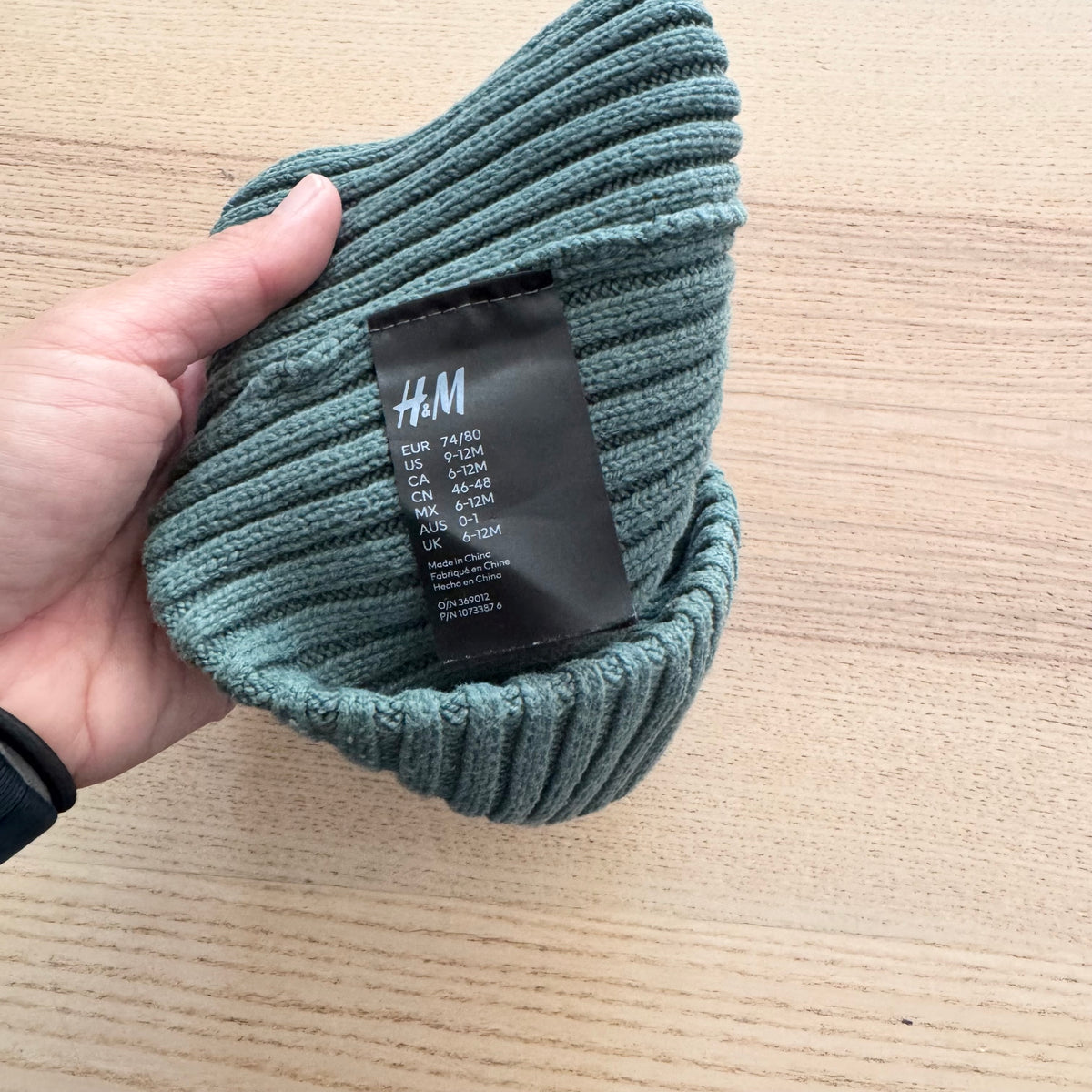 H&M / Green beanie / 9-12M