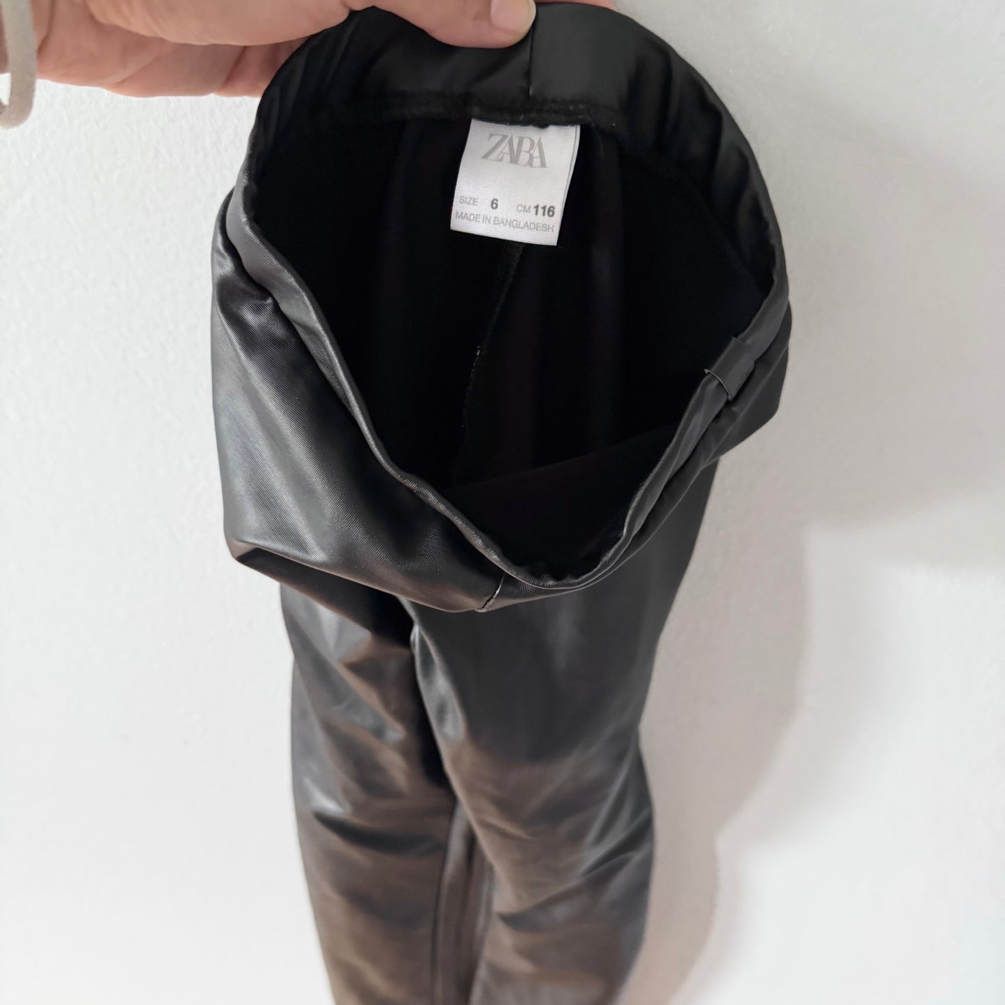 Zara / Black leggings / 6Y
