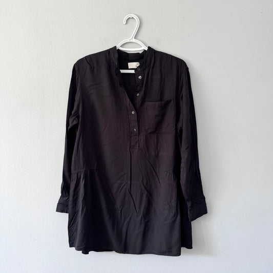 Wilfred Free / Black rayon dress shirt / Women S