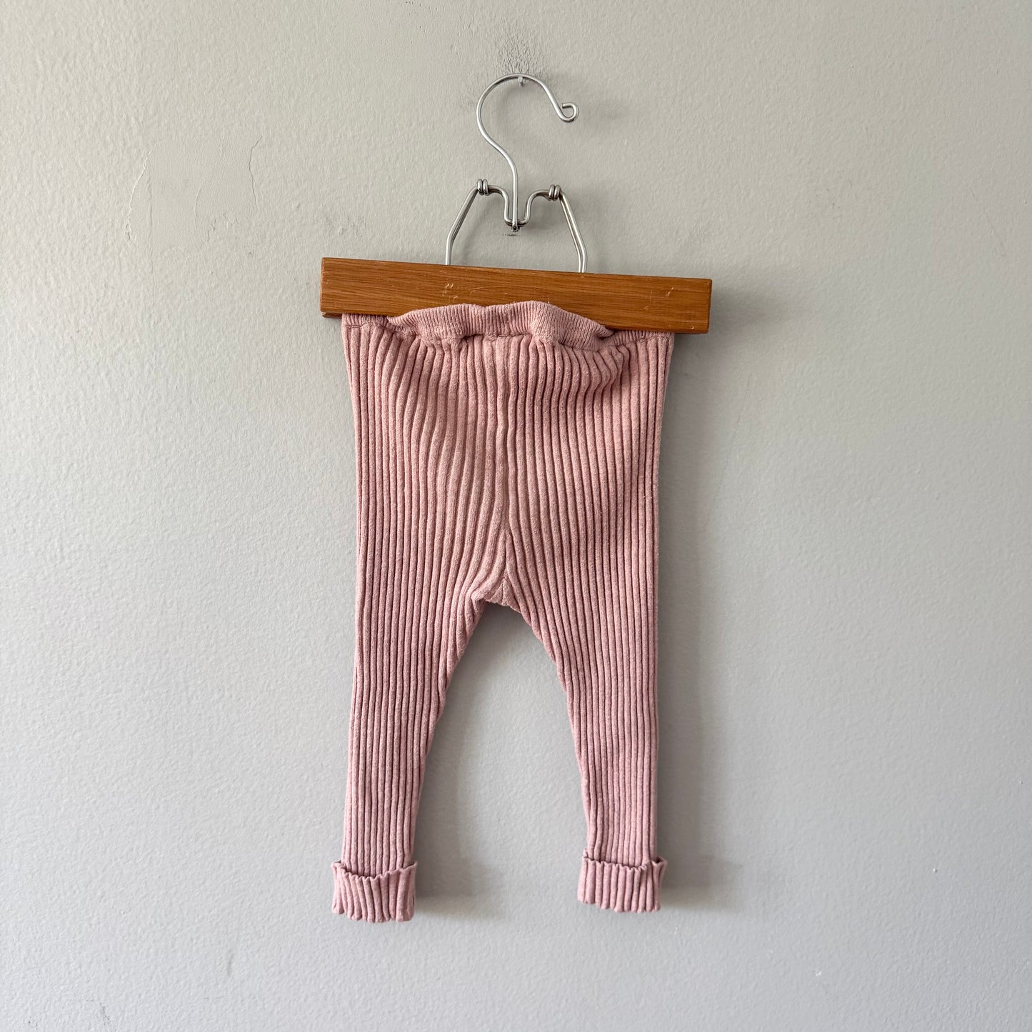 H&M / Pink ribbed knit leggings / 12-18M