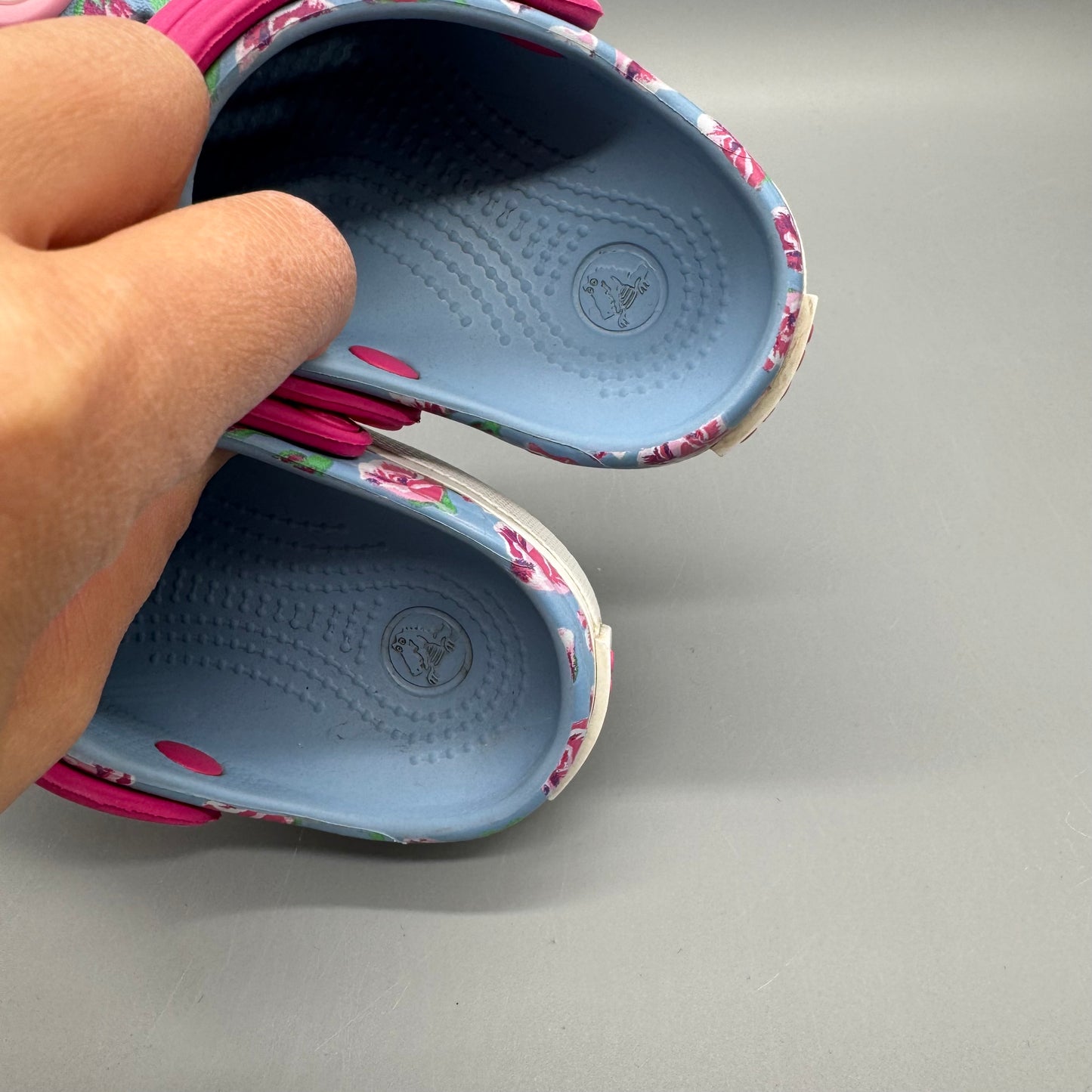 Crocs / Sandals / US6-7