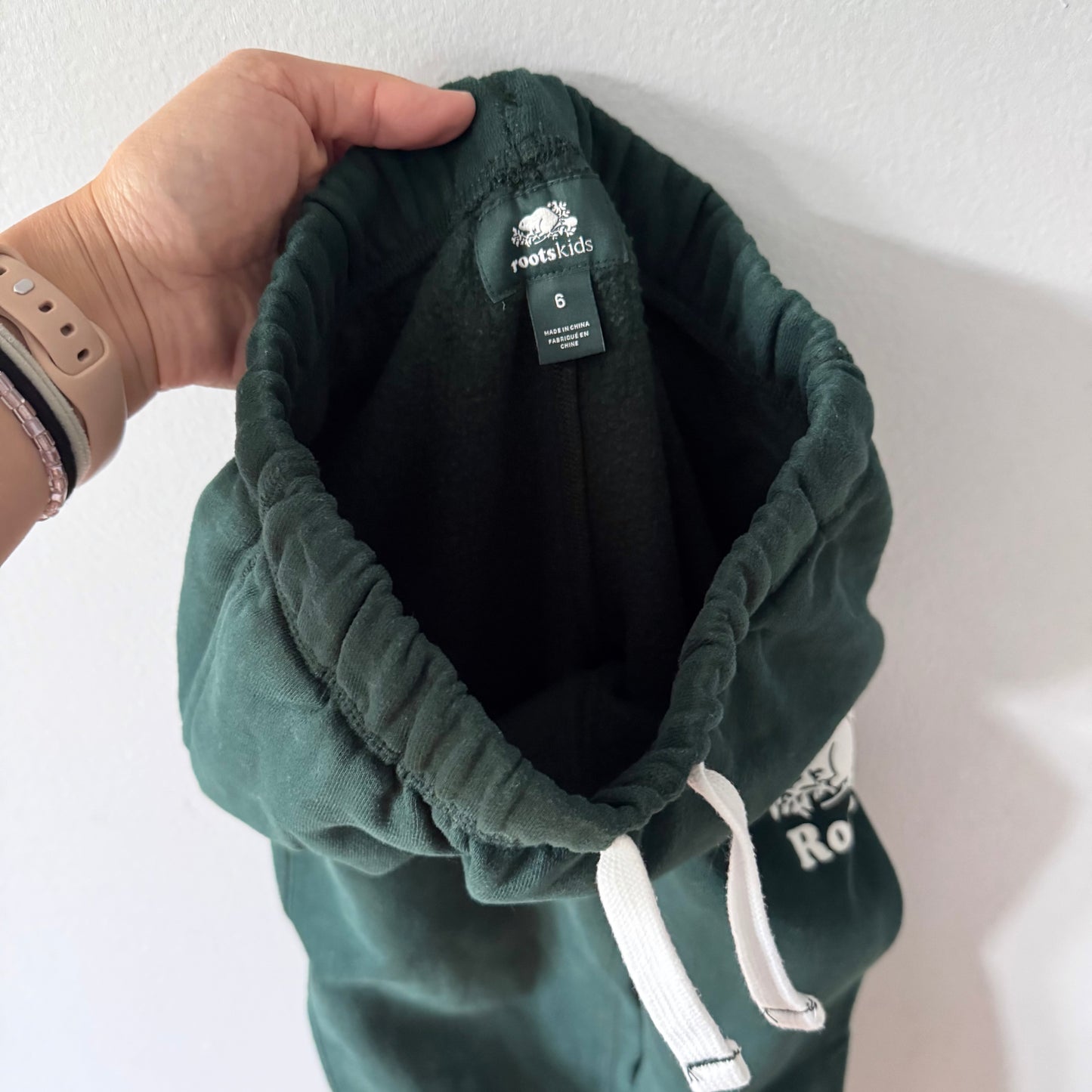 Roots / Green sweatpants / 6Y