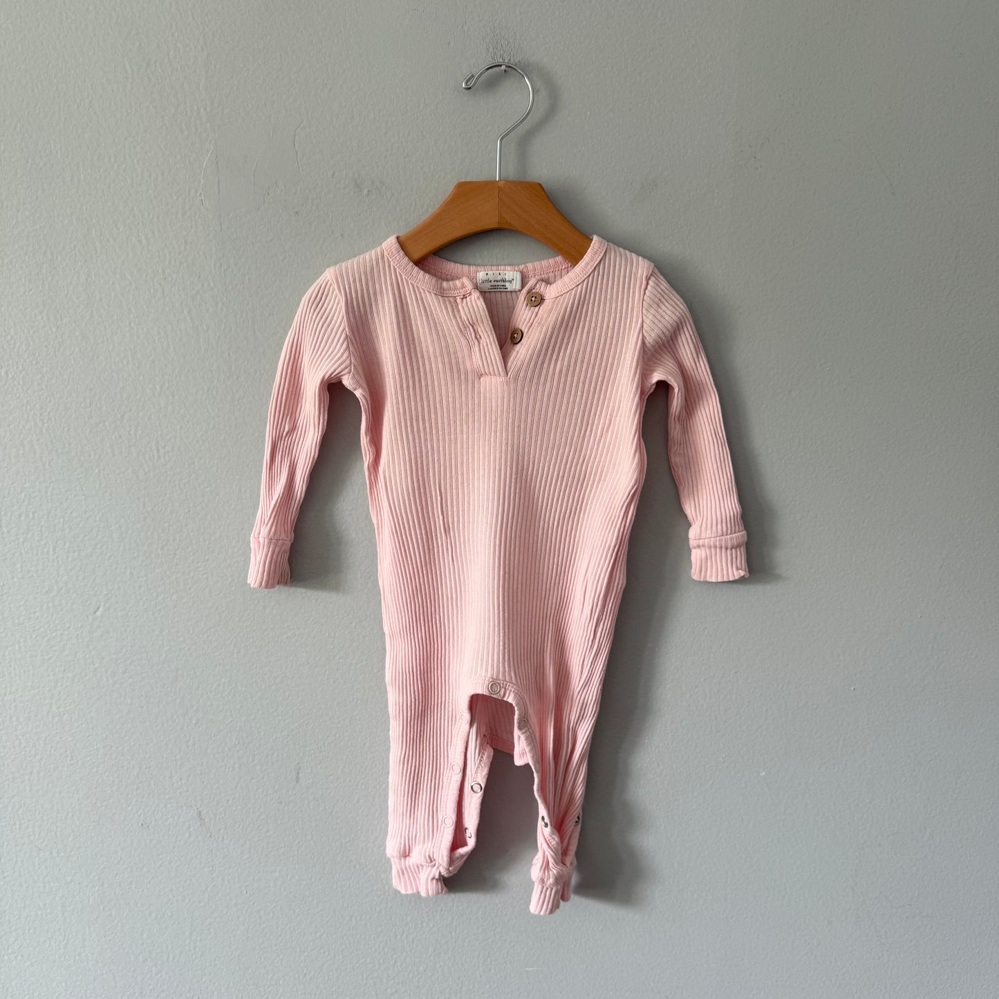 Rise little Earthling / Light pink ribbed romper / 9-12M