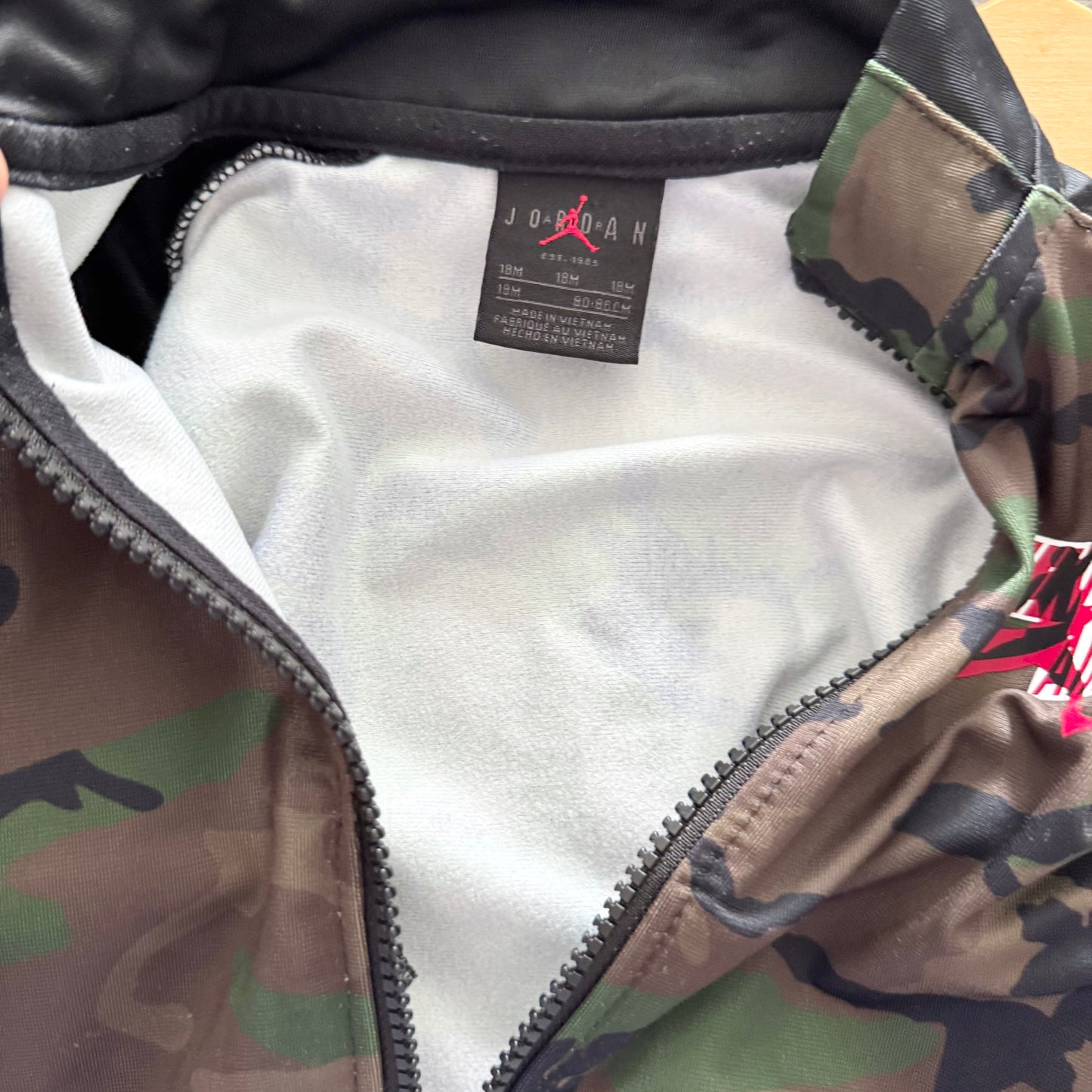 Nike x Jordan / Black x camo truck jacket / 18M