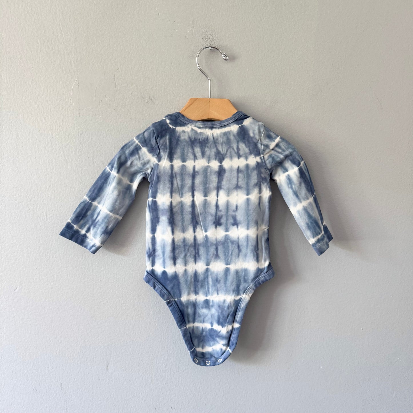 Pehr / Navy tie dye onesie / 3-6M