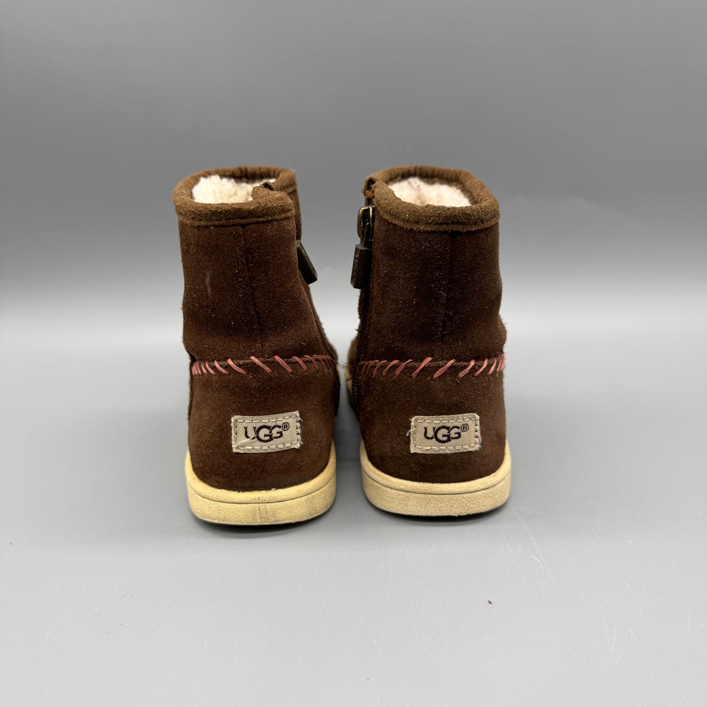 UGG / Boots / US8