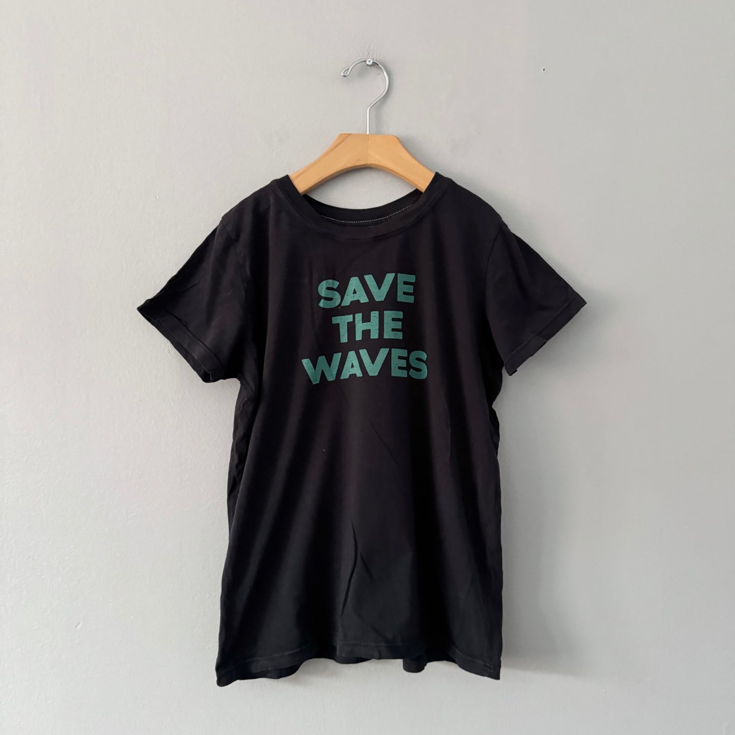 Feather 4 Arrow / Save the waves T-shirt / 10Y