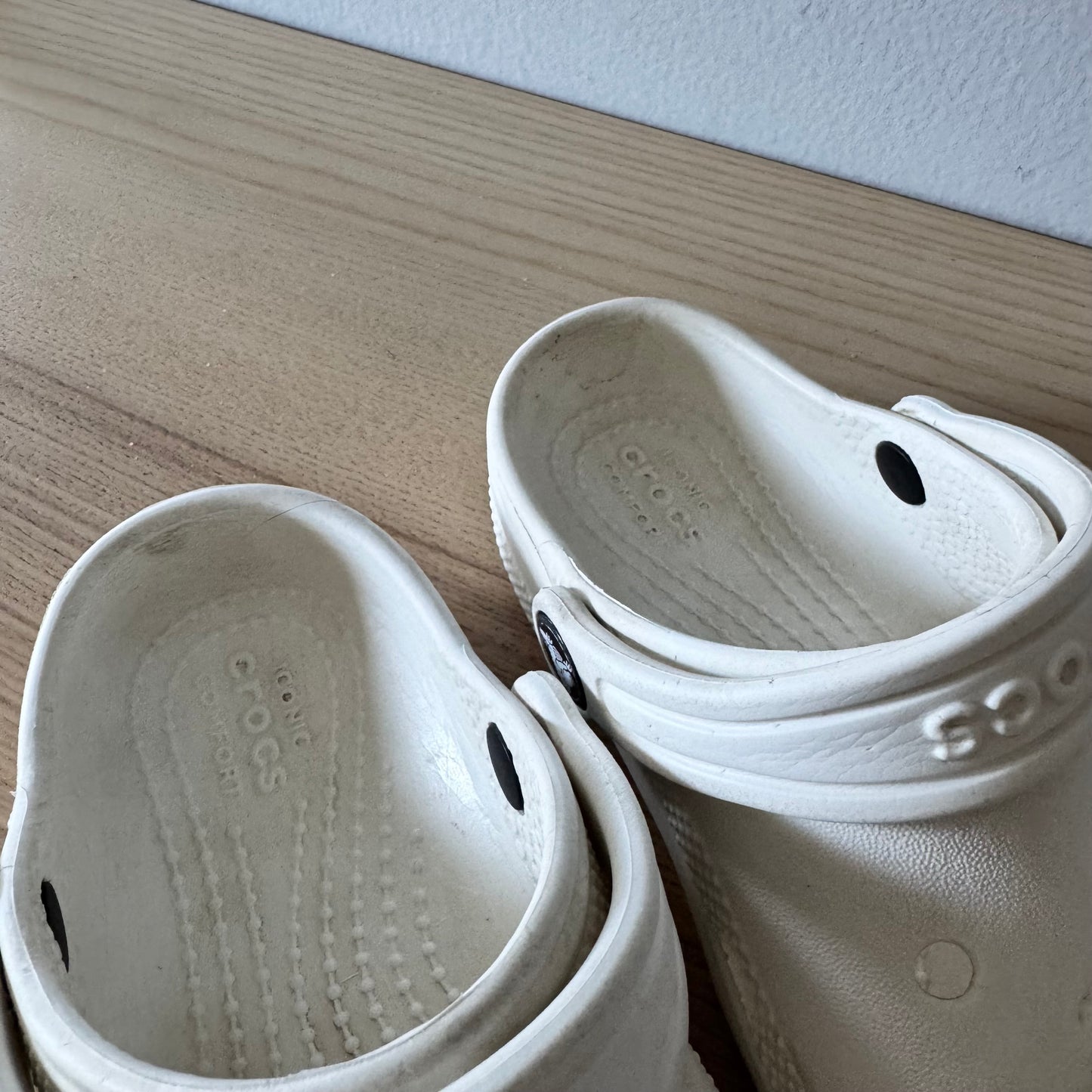 Crocs / Sandals / US12