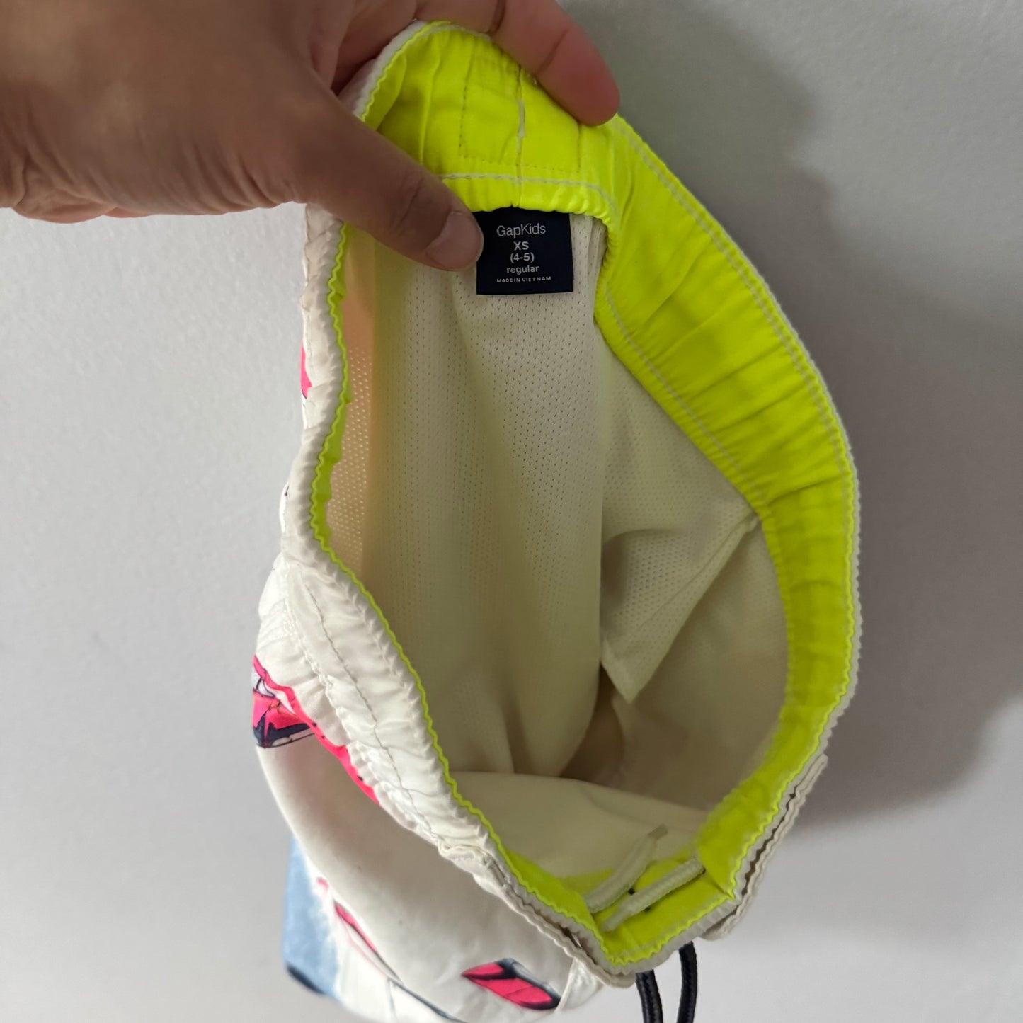 Gap / White x neon navy swim trunks / 4-5Y