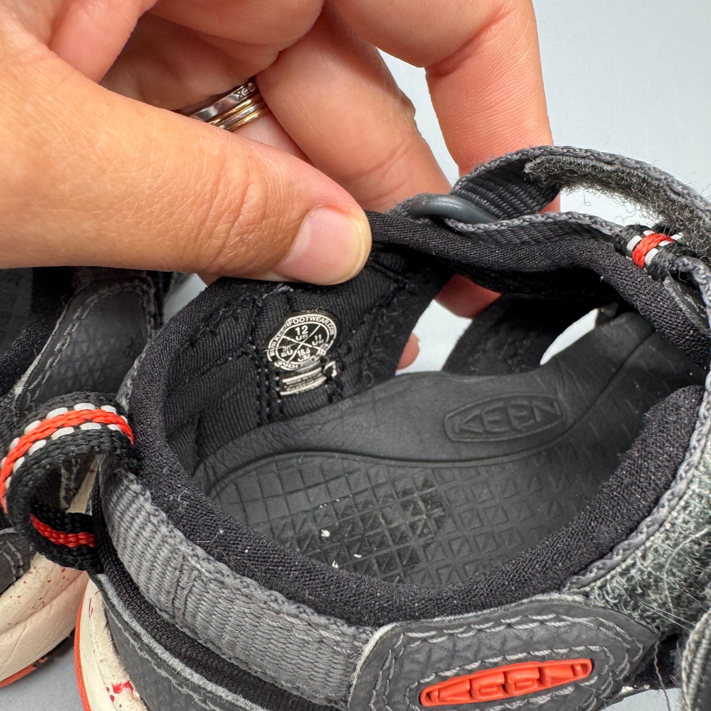 Keen / Sandals / US12