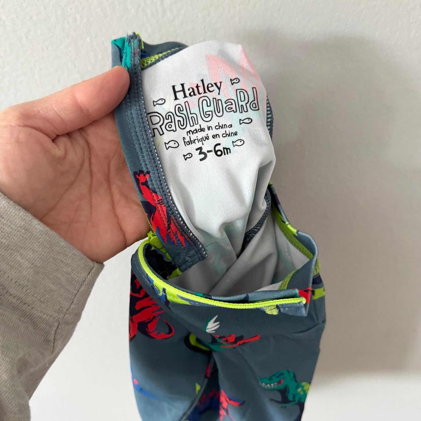 Hatley / T-shirt anti-UV dinosaures / 3-6M