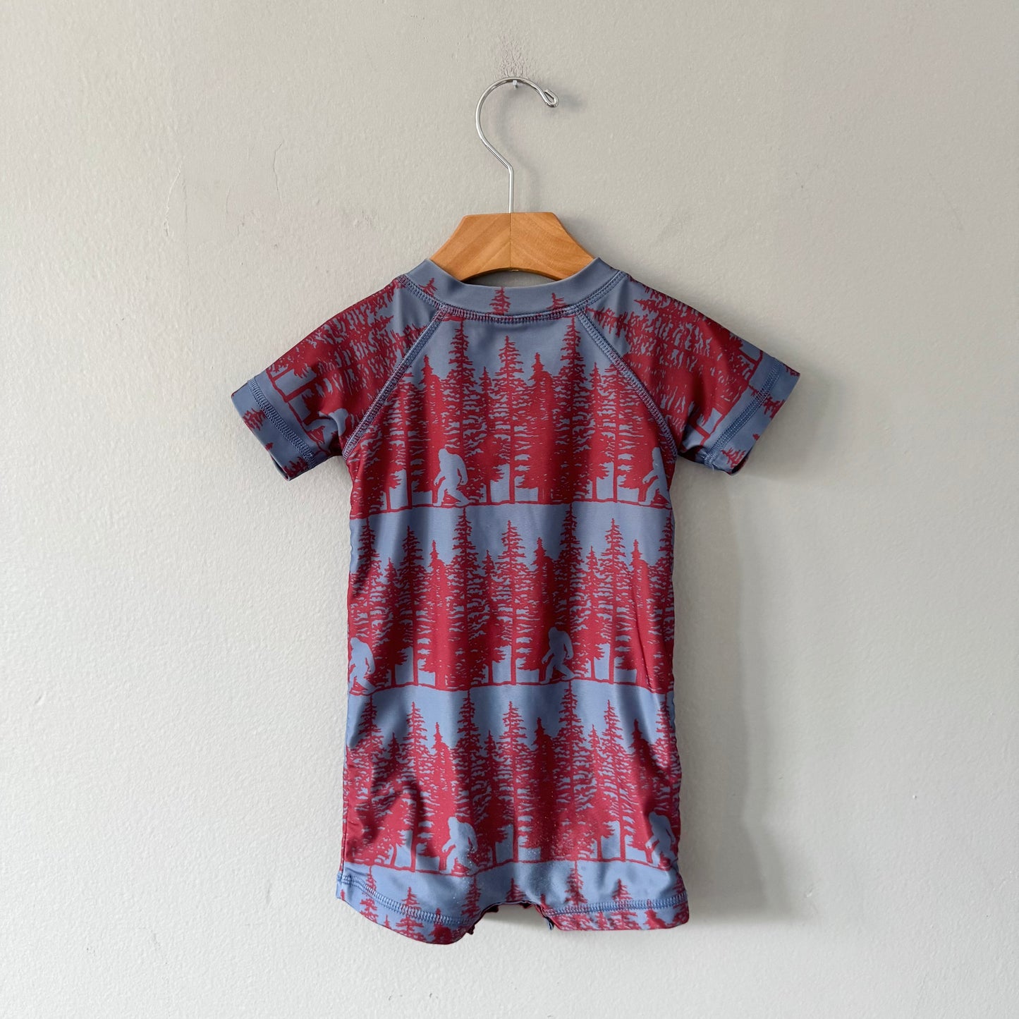 Kate Quinn / Paréo anti-UV gris et rouge / 12-18M