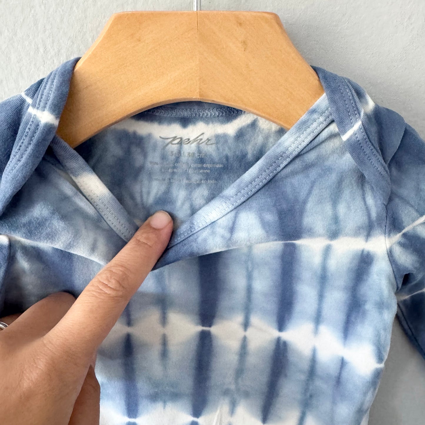 Pehr / Navy tie dye onesie / 3-6M