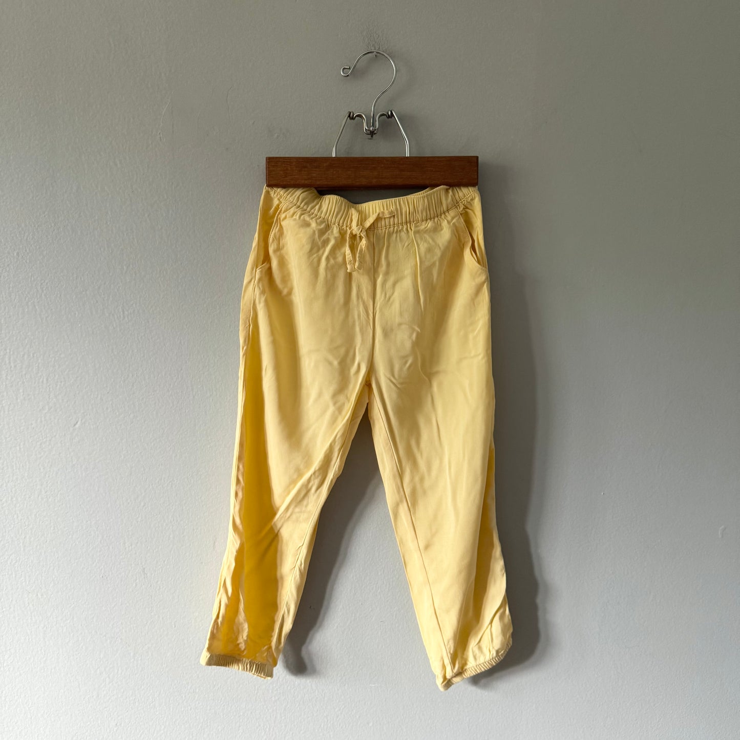H&M / Yellow viscose pants / 3-4Y