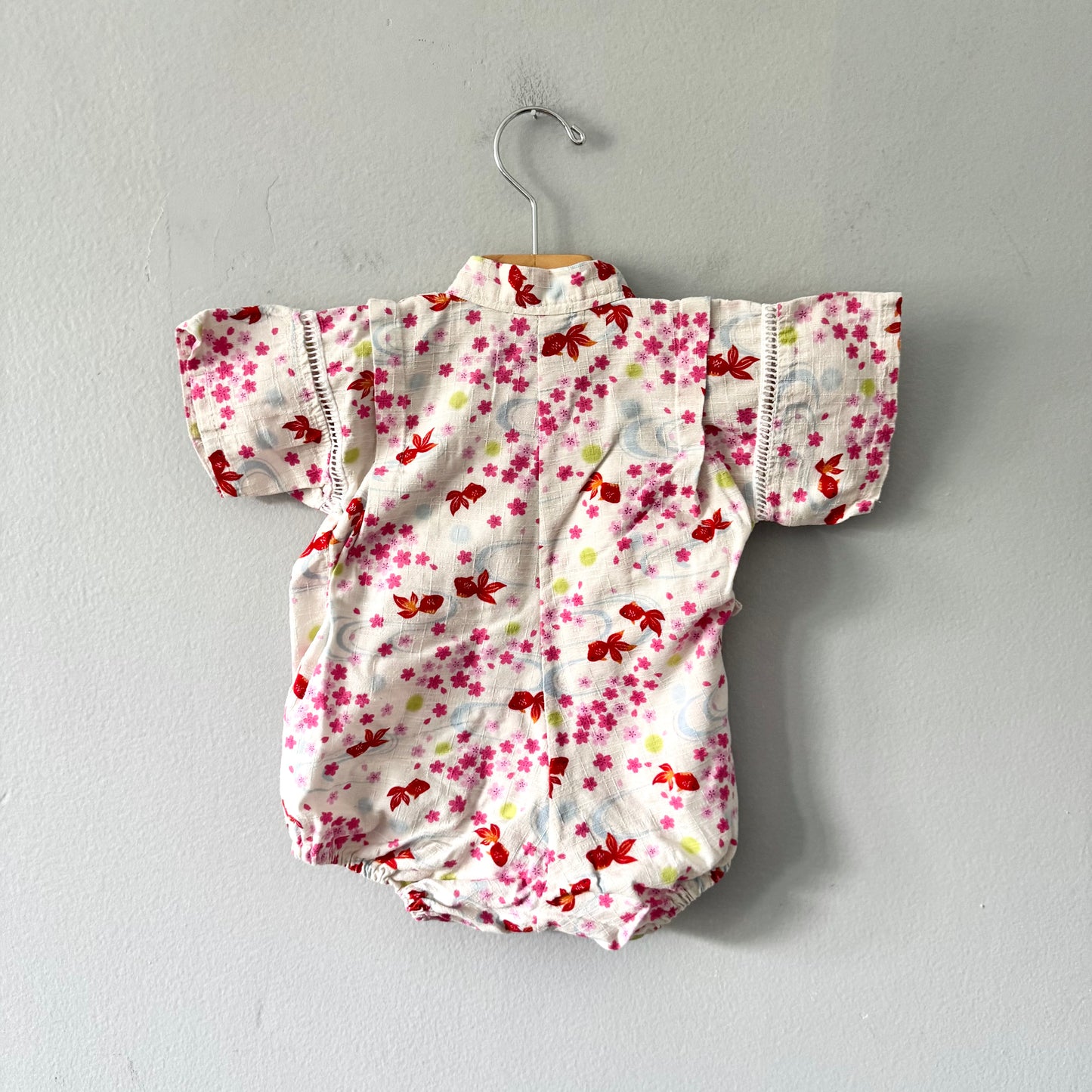 No brand / Japanese summer kimono rompers - white x gold fish / 80cm(12M)