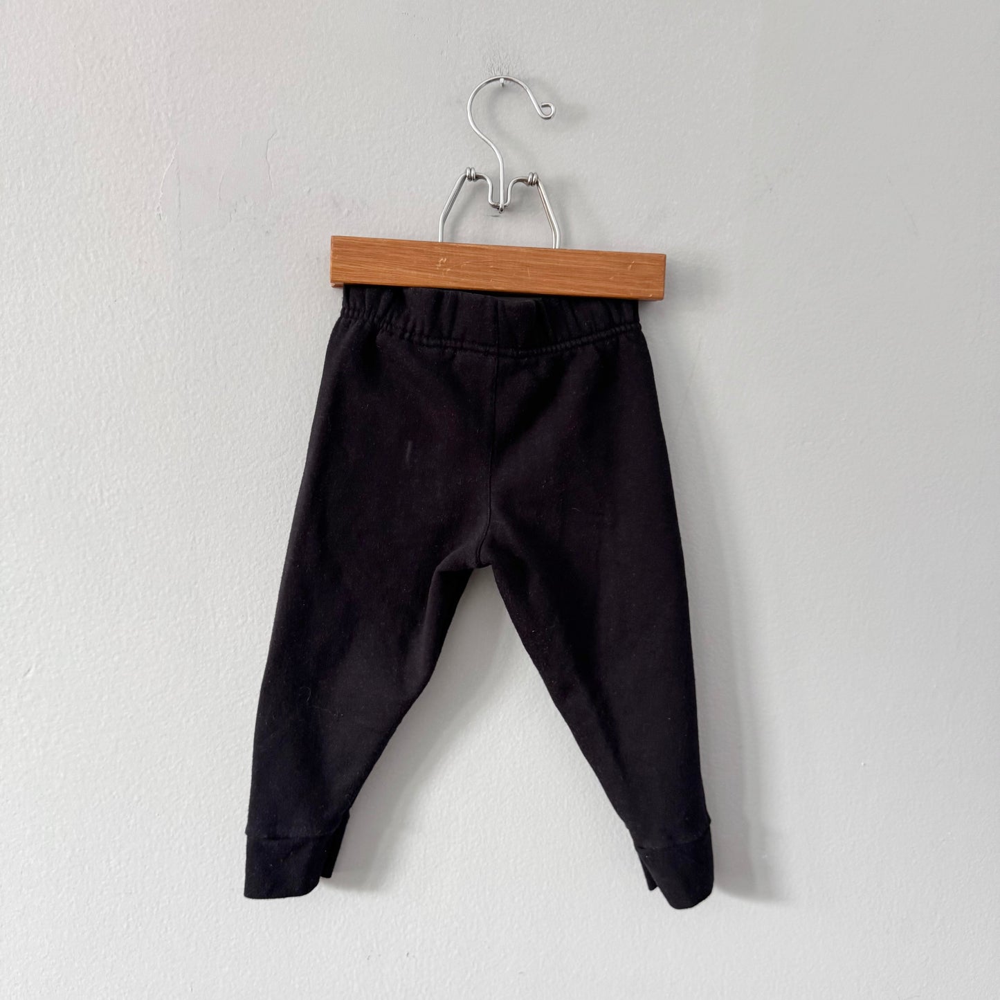 Nike / Black sweatpants / 2T