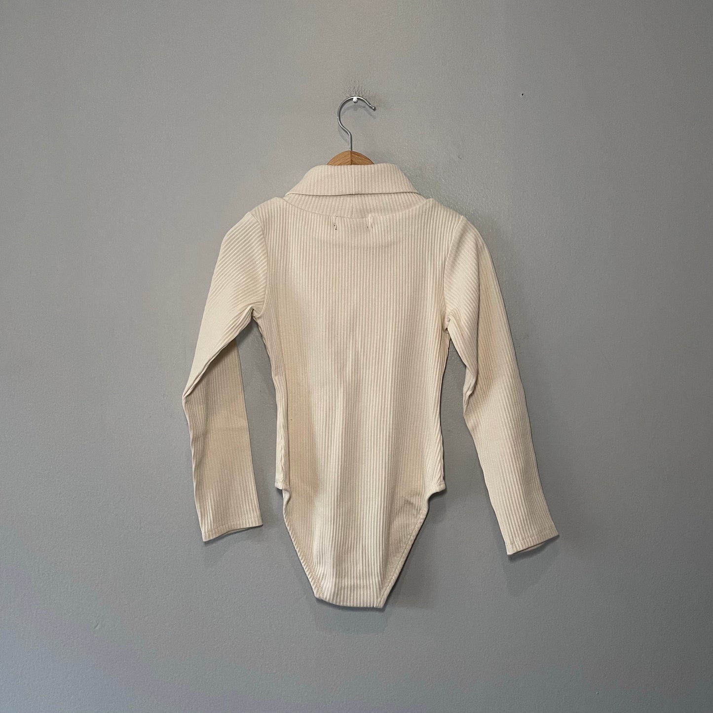 Souris Mini / Cream Bodysuit w/ turtle neck / 5Y - New with tag
