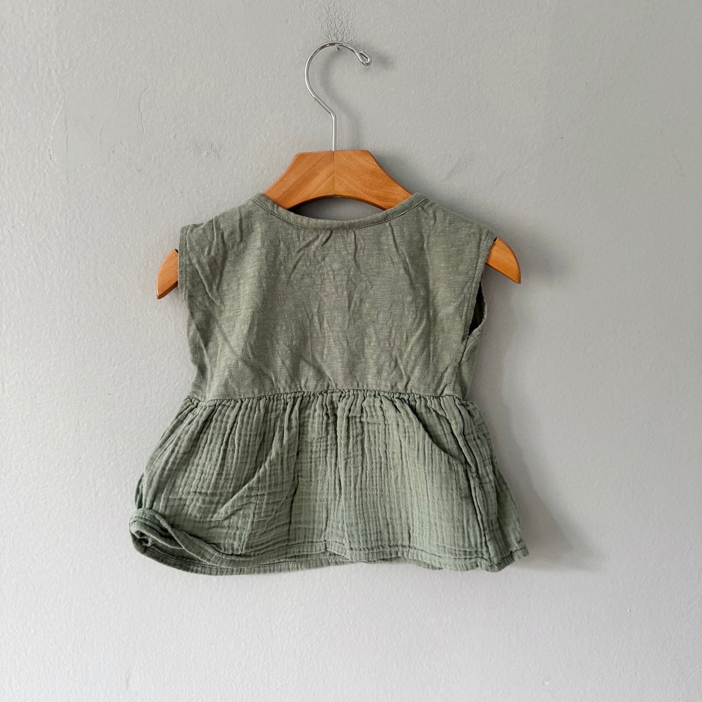 Gap / Khaki muslin tank top / 2Y