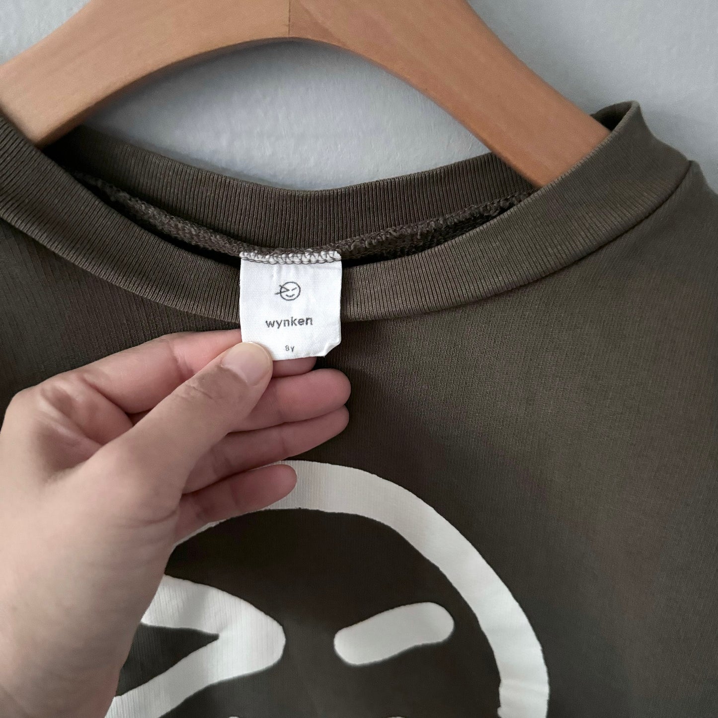 Wynken / Brown sweatshirt / 8Y
