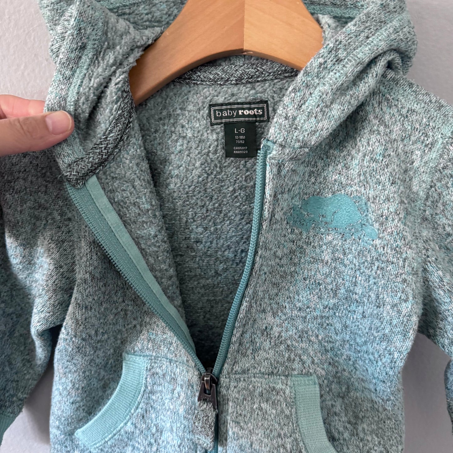 Roots / Light green zip up hoodie / 12-18M