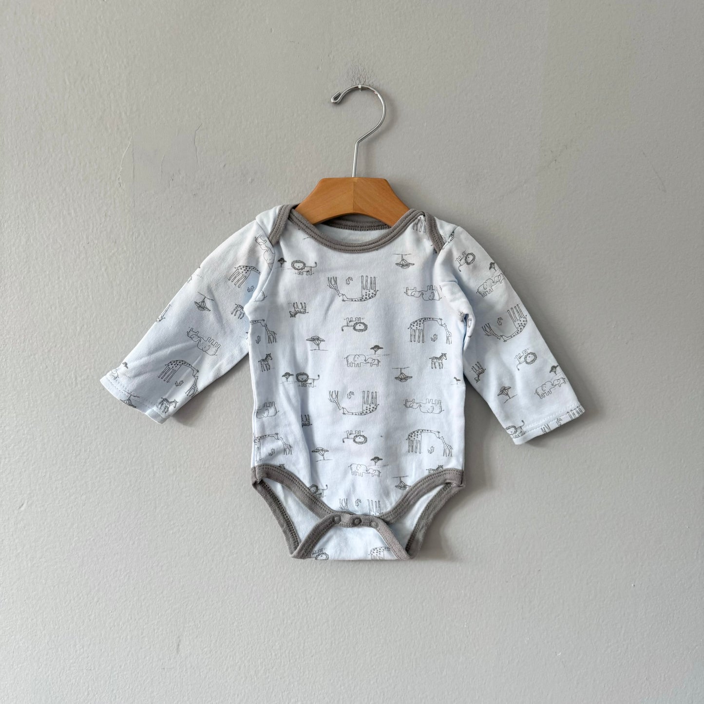 Kyle & Deena / Long sleeve onesie / 6-9M