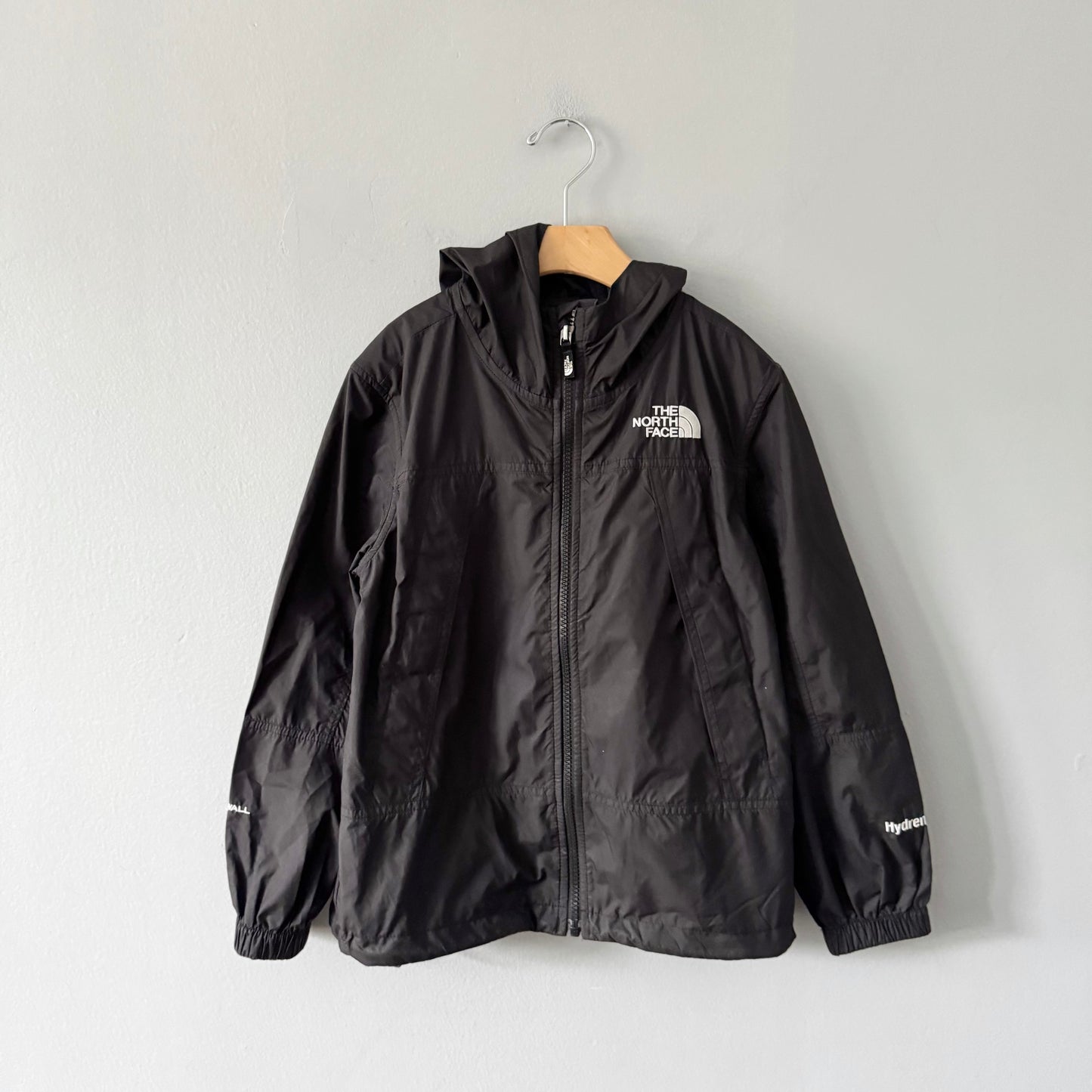 The North Face / Black windbreaker / 7-8Y