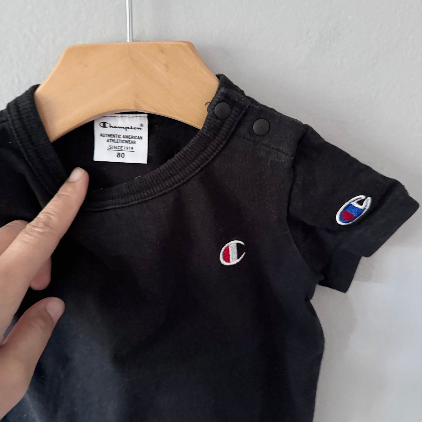 Champion / Black T-shirt / 80cm(12M)