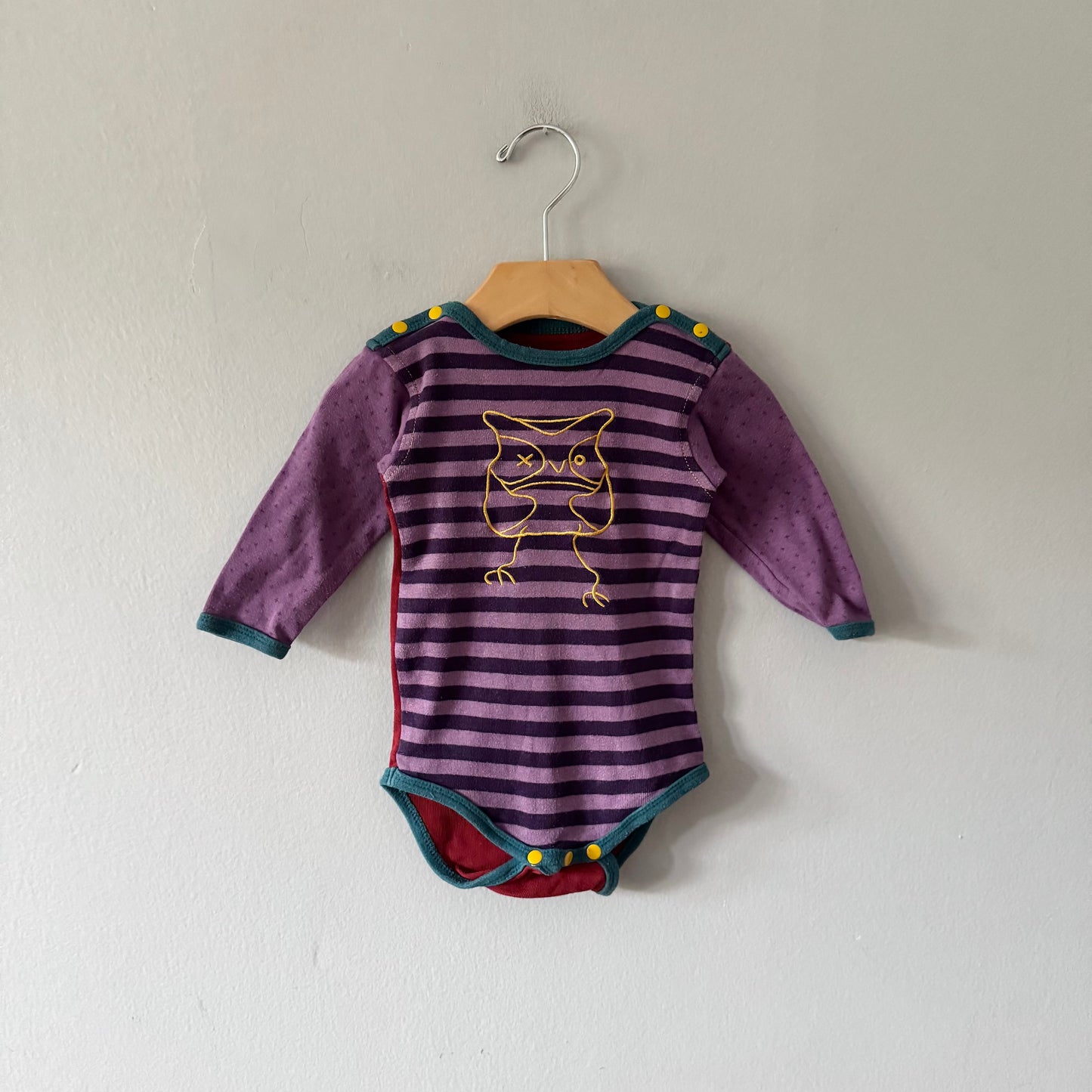 Unknown brand / Purple owl long sleeve onesie / 6M