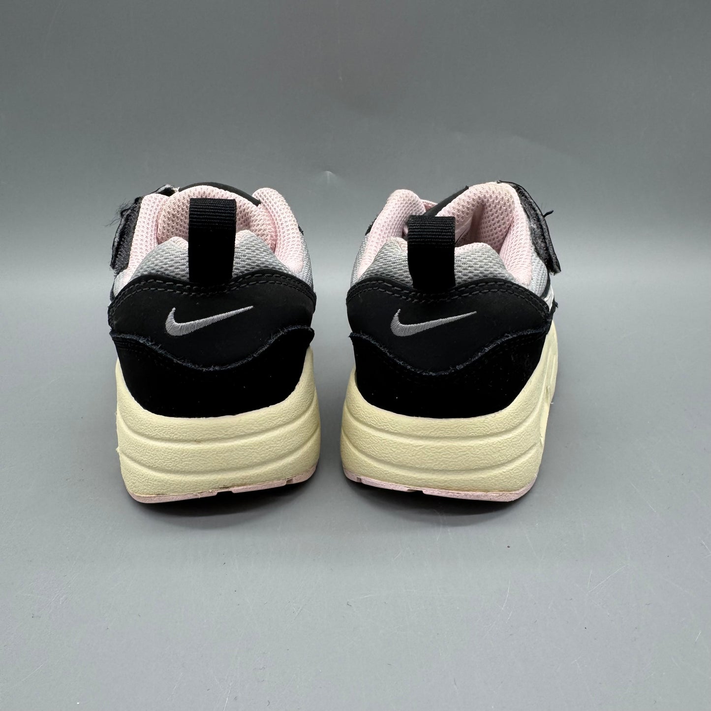 Nike / Air Max / Running Shoes / US11