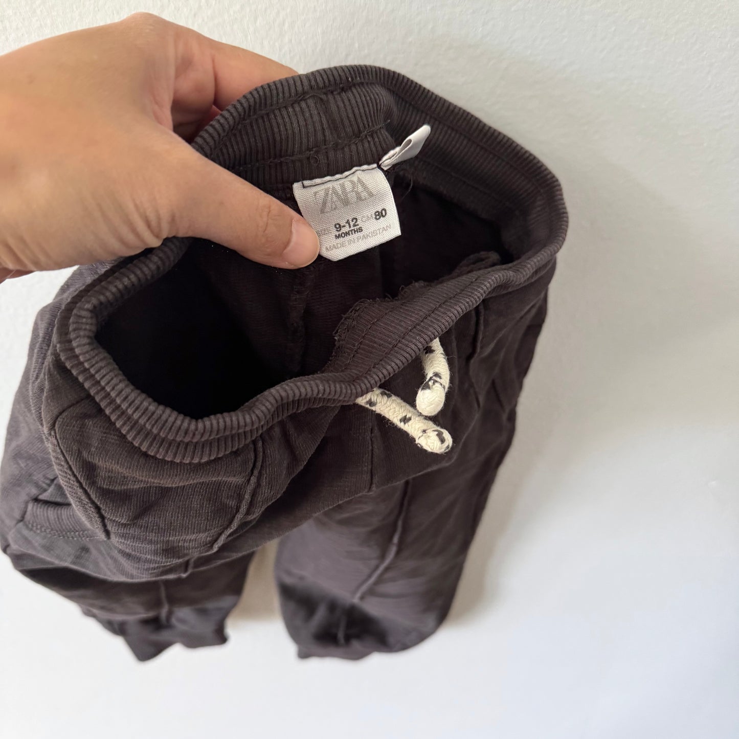 Zara / Black sweatpants / 9-12M