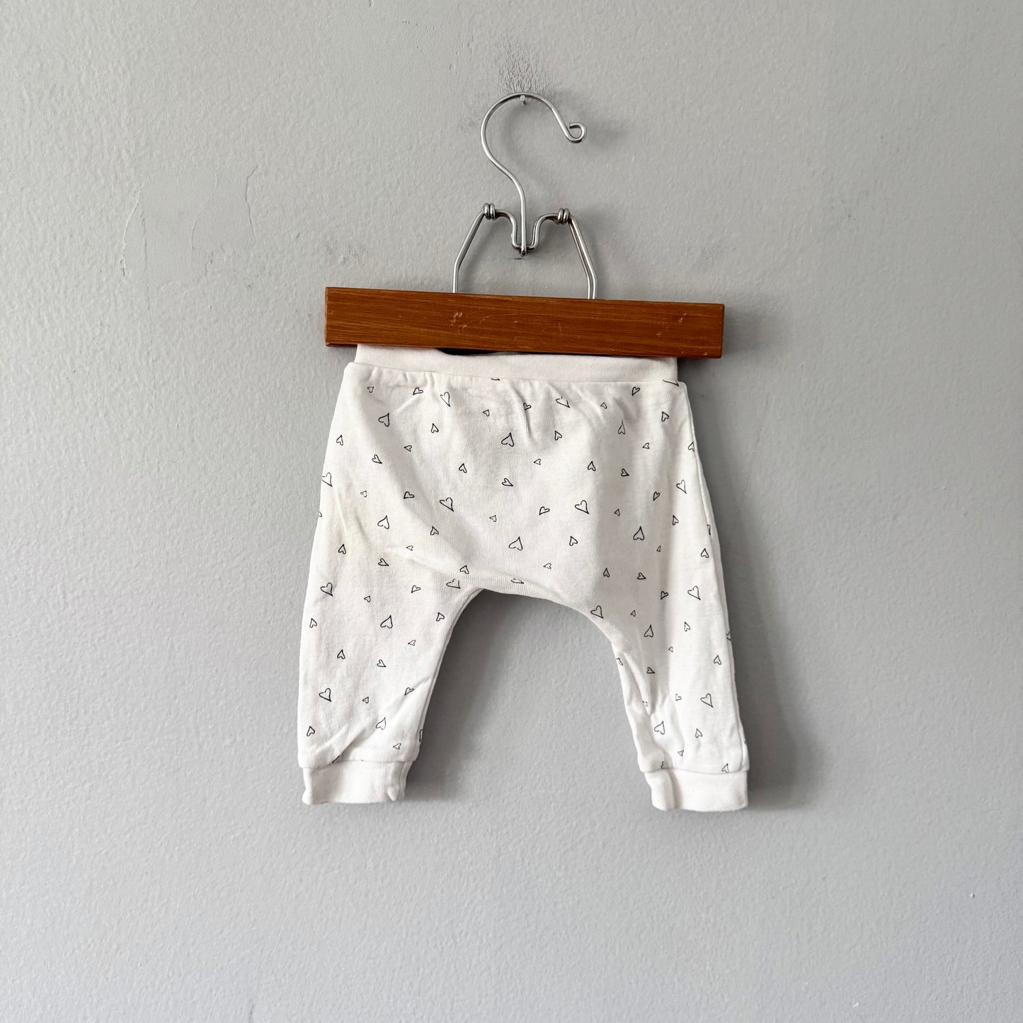 Rae Dunn / White x heart harem pants / 3-6M