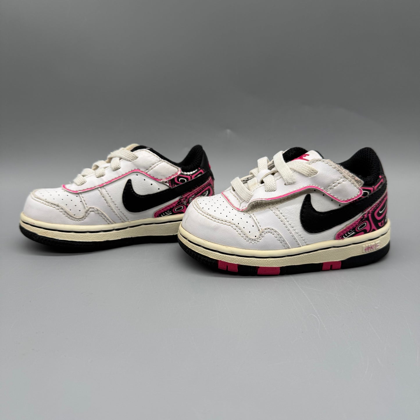 Nike / Running Shoes / US5