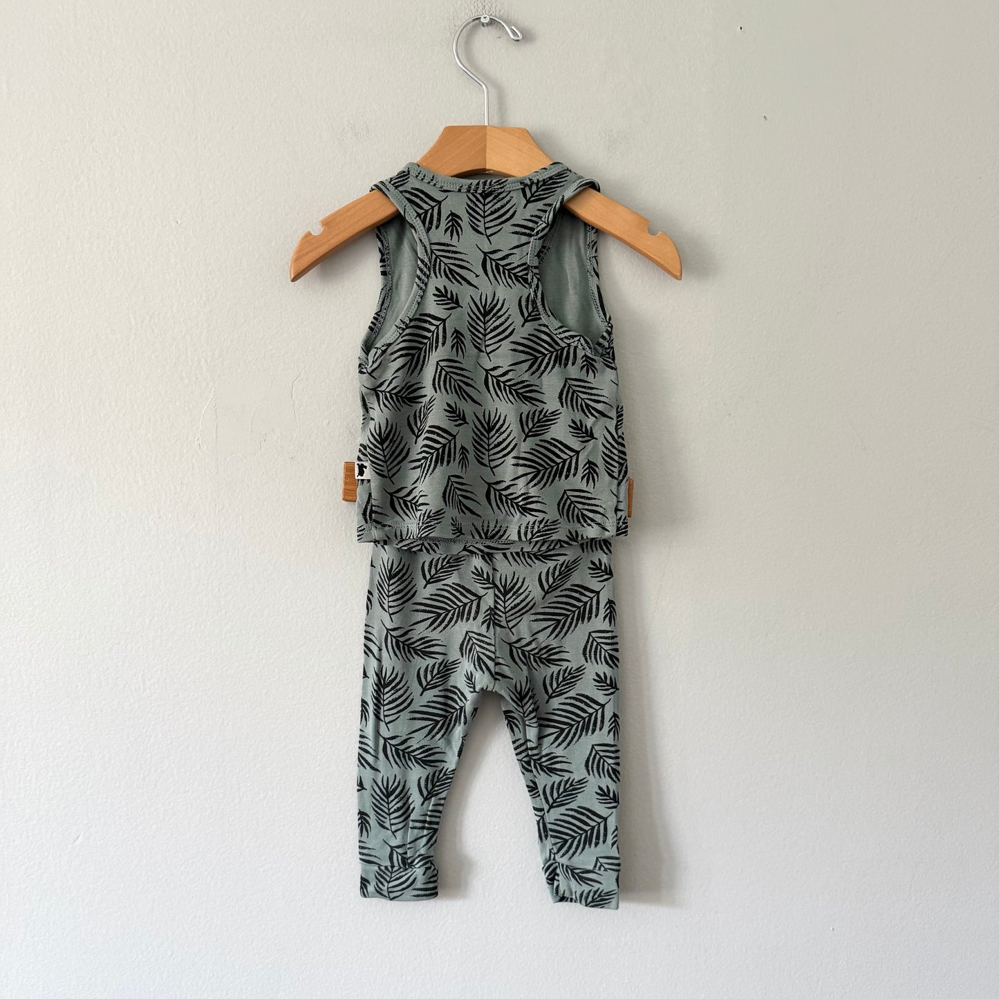 Little & Lively / Smokey green x leaf pattern set / 0-6M