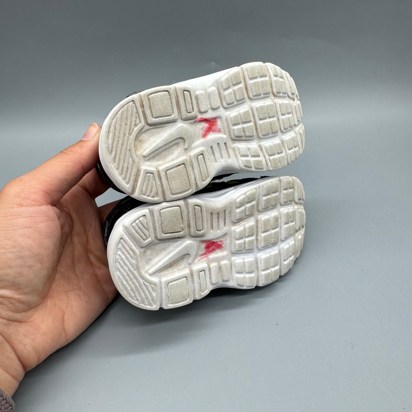 Nike / Running Shoes / US5