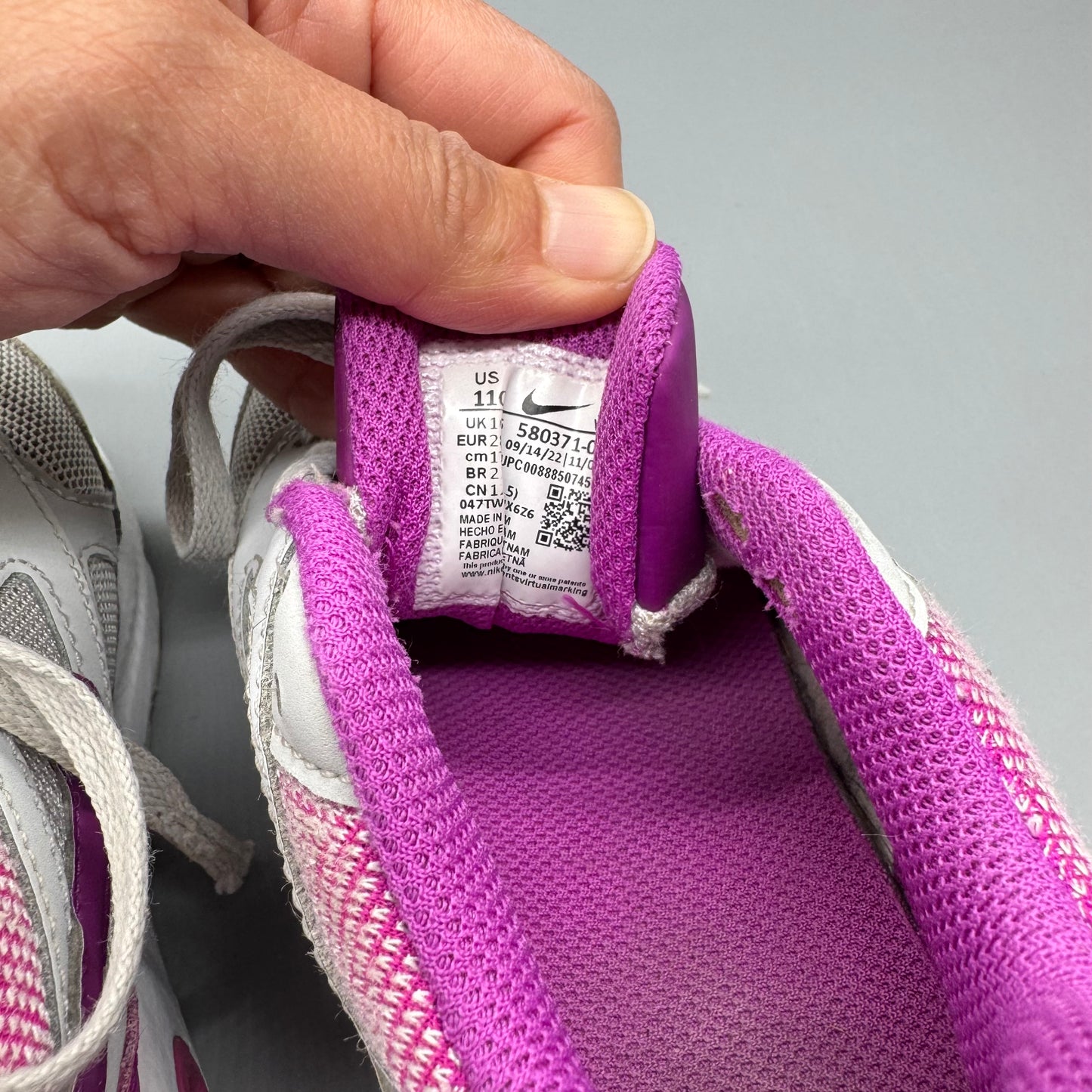 Nike / Air Max / Running Shoes / US11