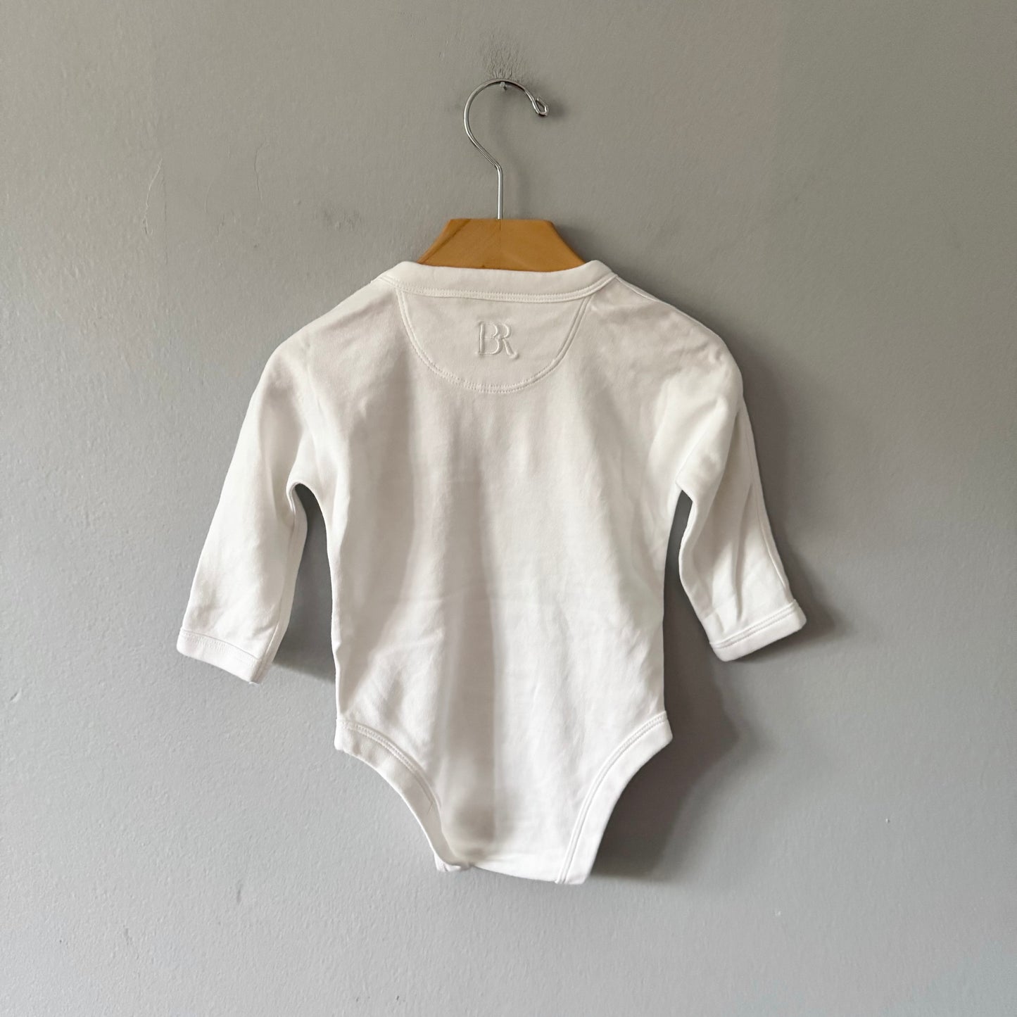 BR Baby / White long sleeve onesie / 6-12M