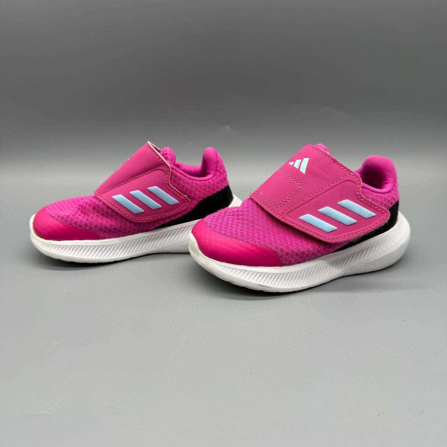 Adidas / Running Shoes / US7