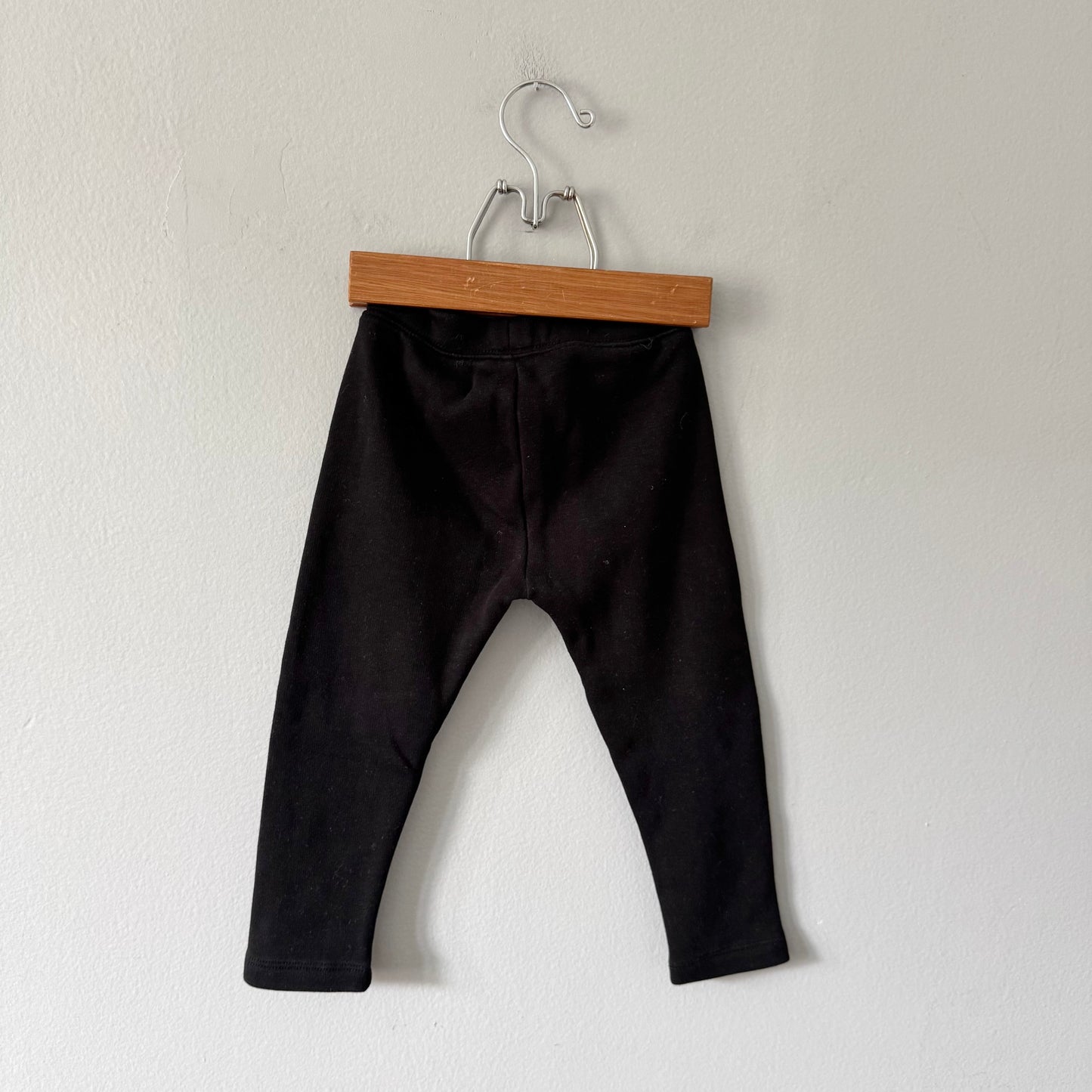 Gap / Black lined leggings / 2Y
